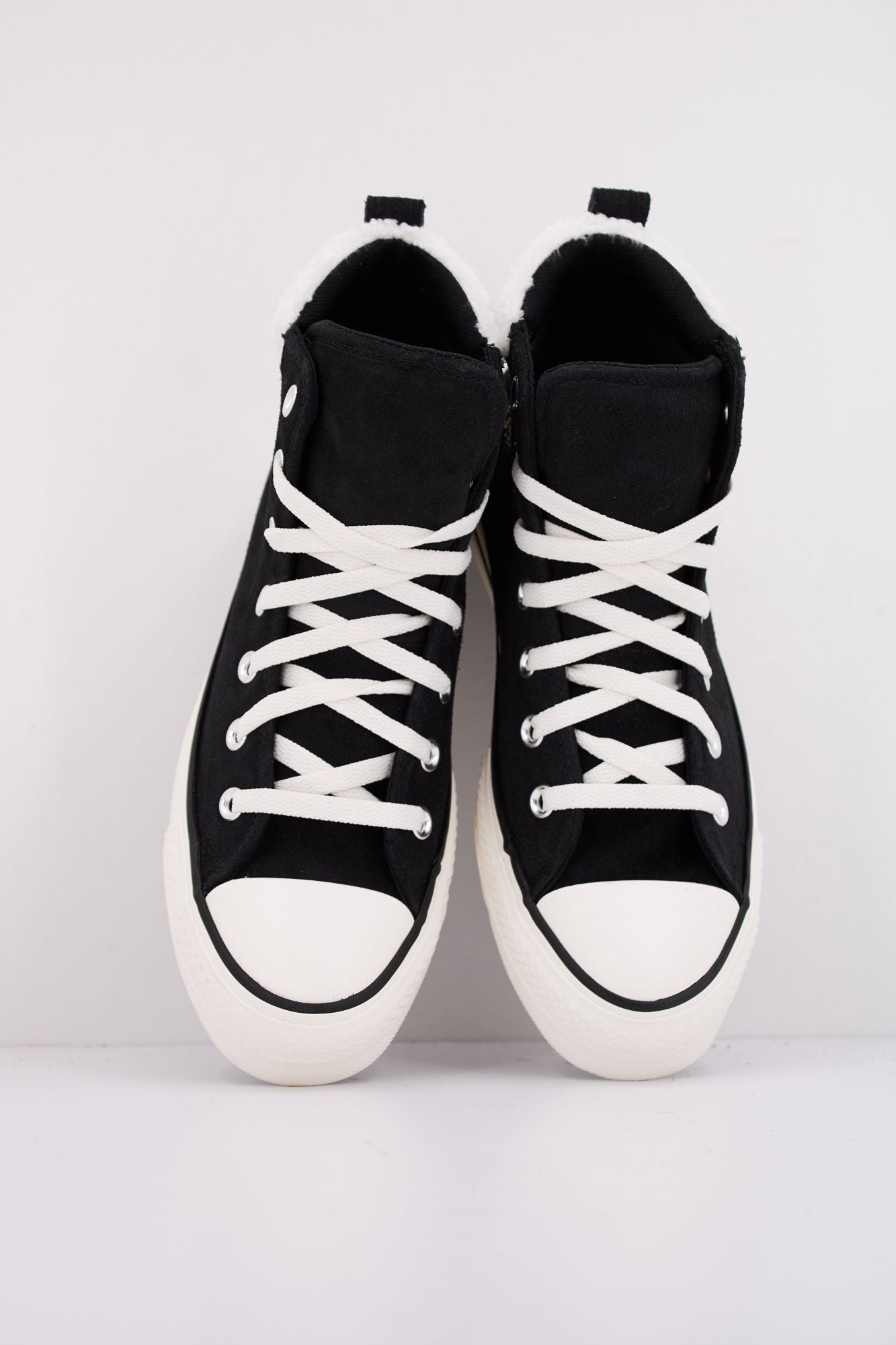 CONVERSE CHUCK TAYLOR ALL STAR PUFF LIFT HI en color NEGRO (3)