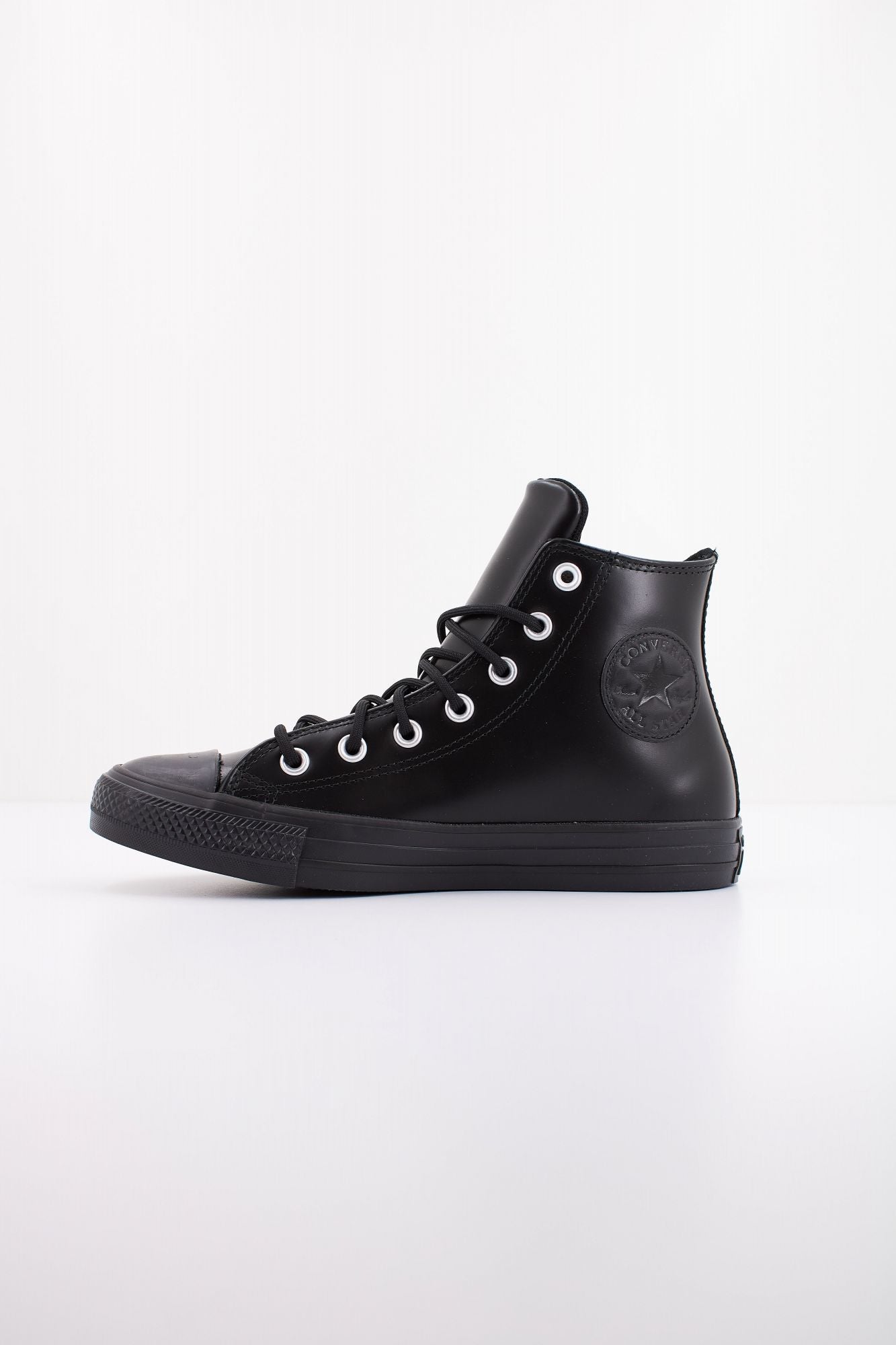 CONVERSE CHUCK TAYLOR ALL STAR LEATHER en color NEGRO (1)