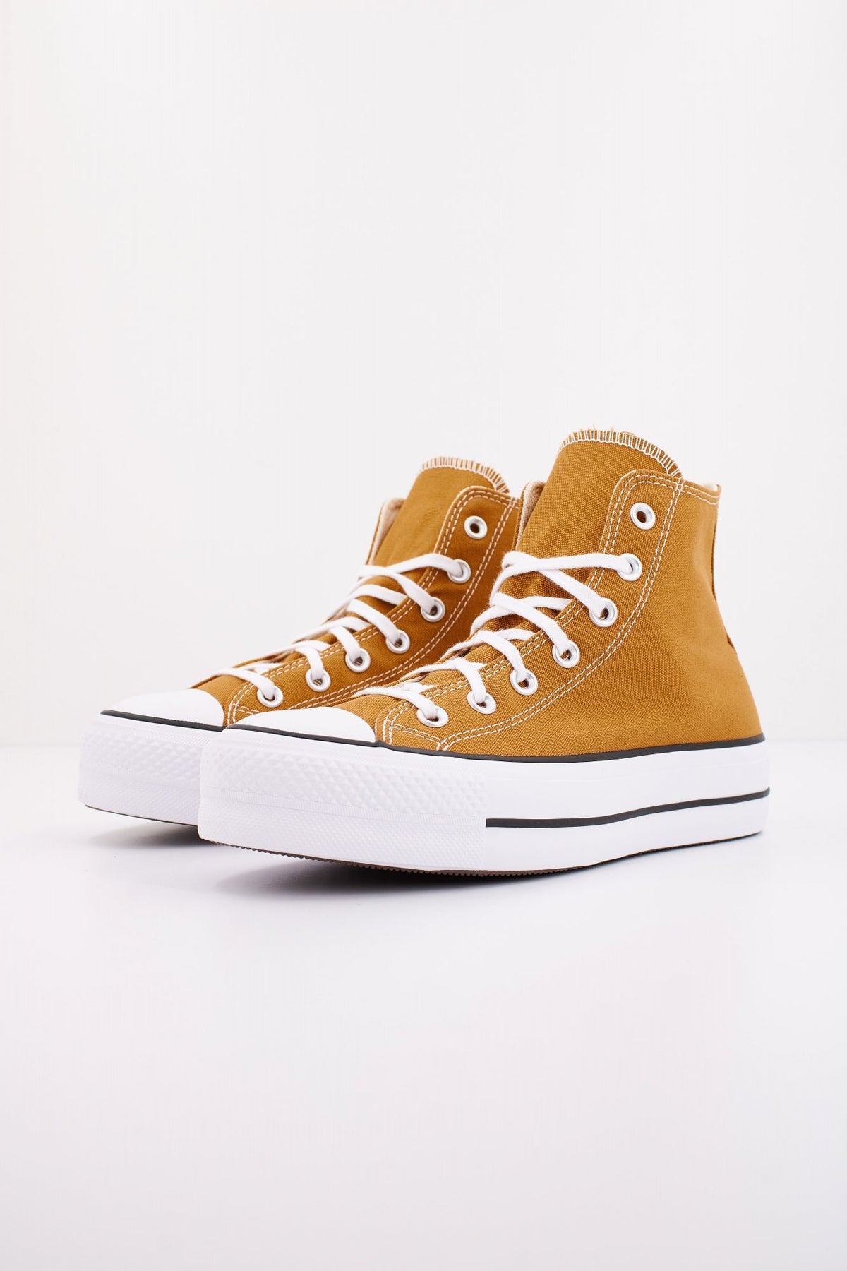CONVERSE CHUCK TAYLOR ALL STAR LIFT A11537C en color MARRON (2)