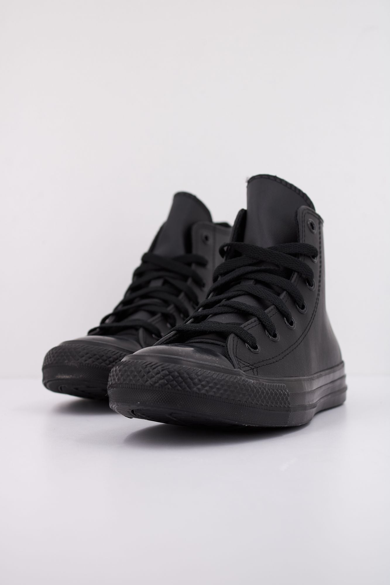 CONVERSE CHUCK TAYLOR ALL STAR HI en color NEGRO (2)