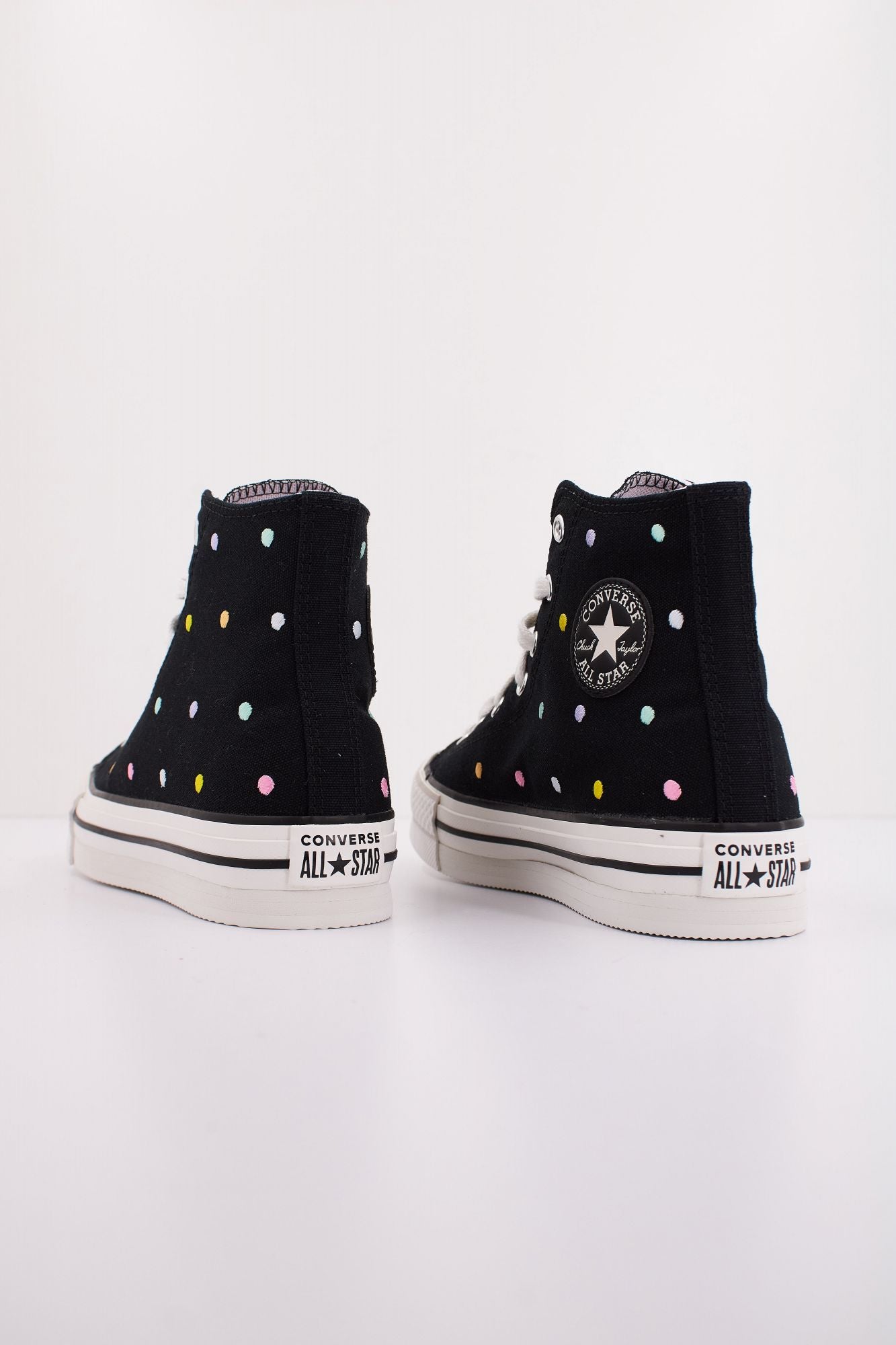 CONVERSE Chuck Taylor All Star Lift Polka Dots Platform en color NEGRO (4)