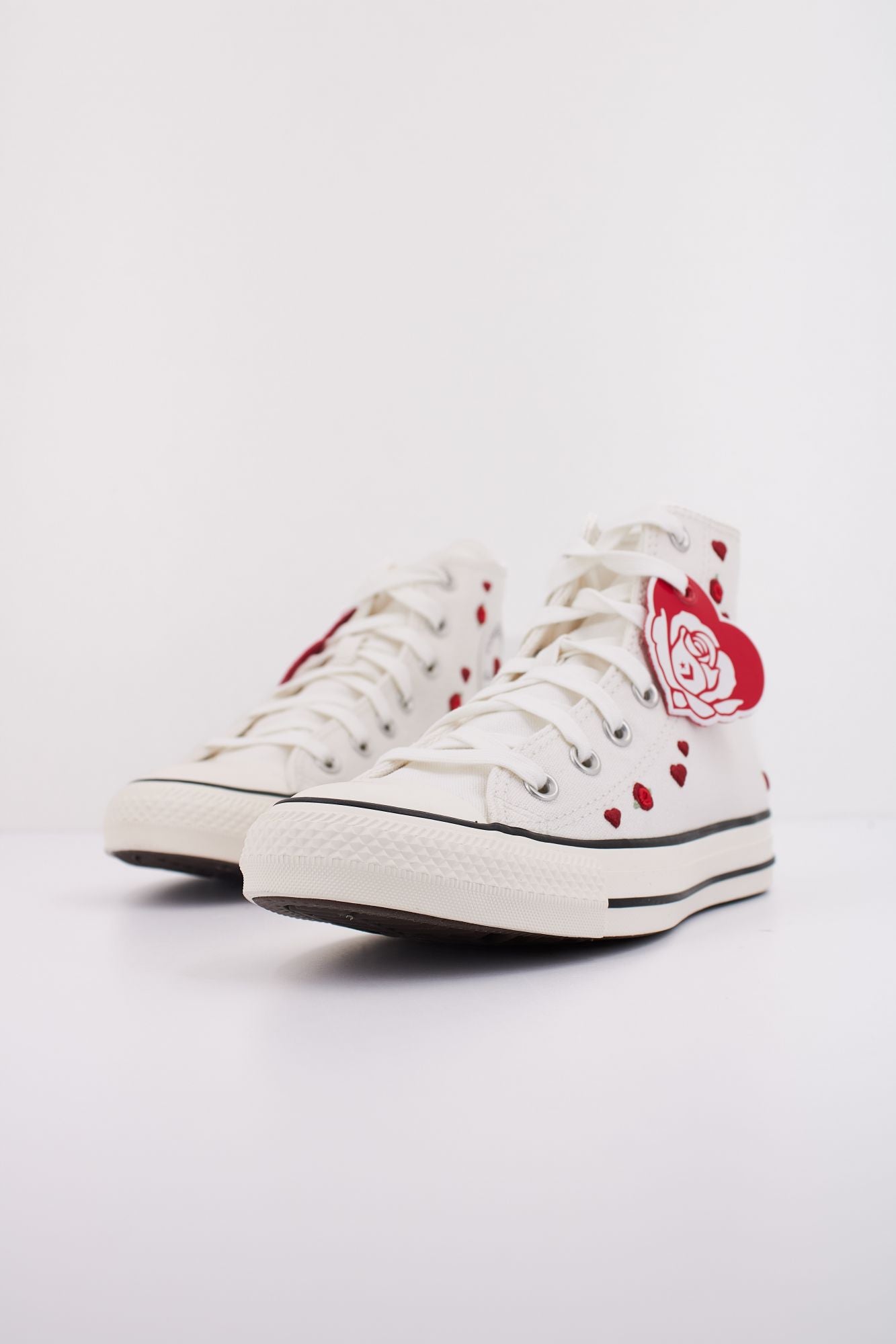 CONVERSE CHUCK TAYLOR ALL STAR en color BLANCO (2)