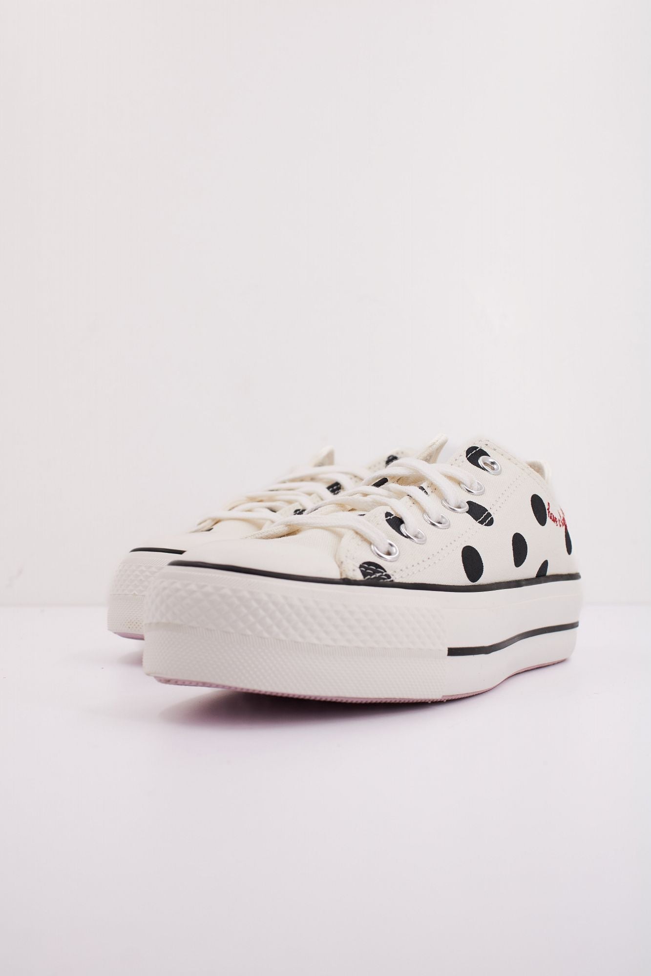 CONVERSE CHUCK TAYLOR ALL STAR LIFT en color BLANCO (2)