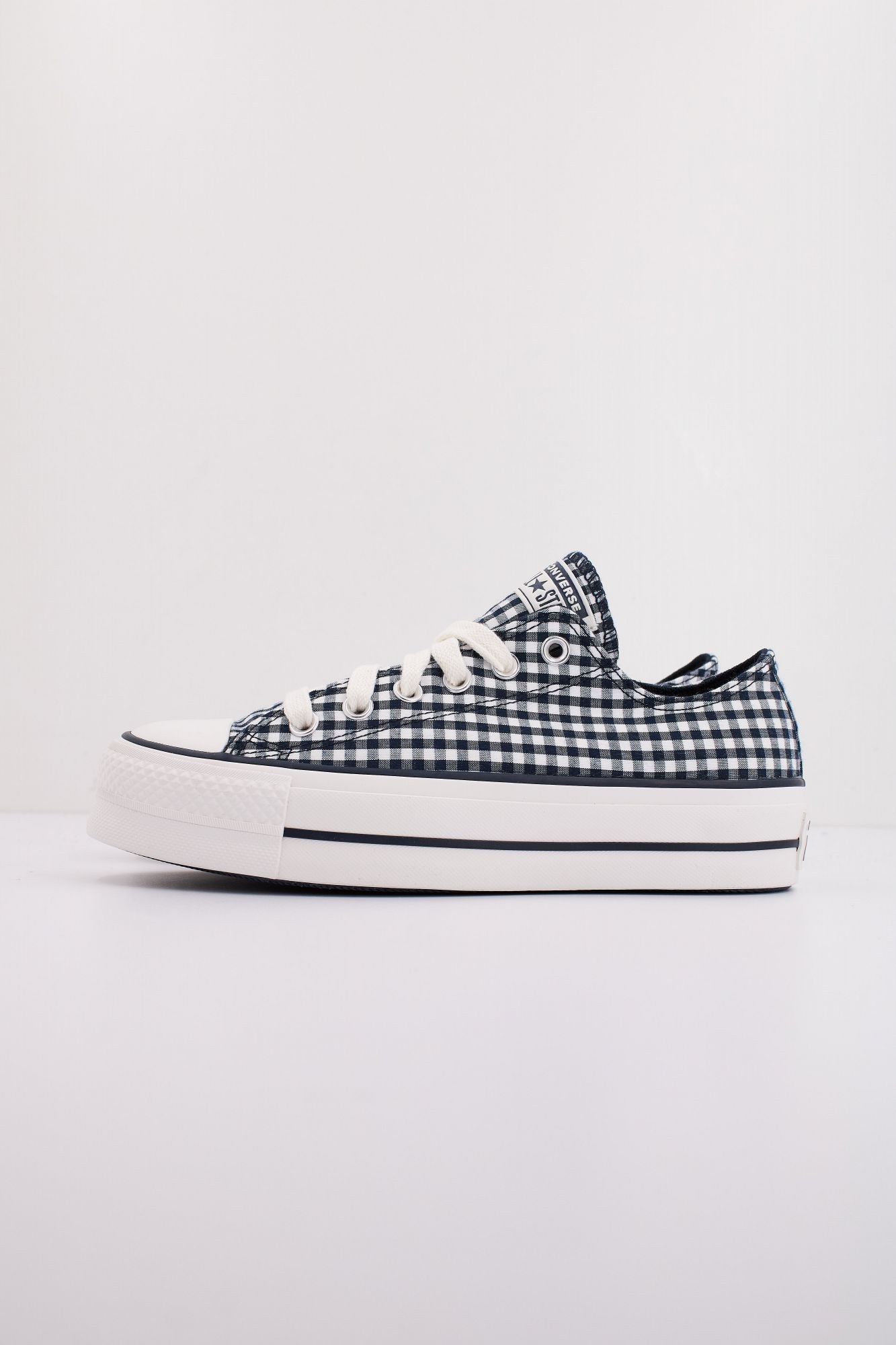 CONVERSE CHUCK TAYLOR ALL STAR LIFT en color AZUL (1)