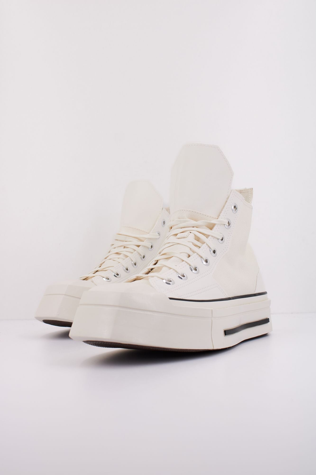 CONVERSE CHUCK 70 DE LUXE SQUARED en color BLANCO (2)