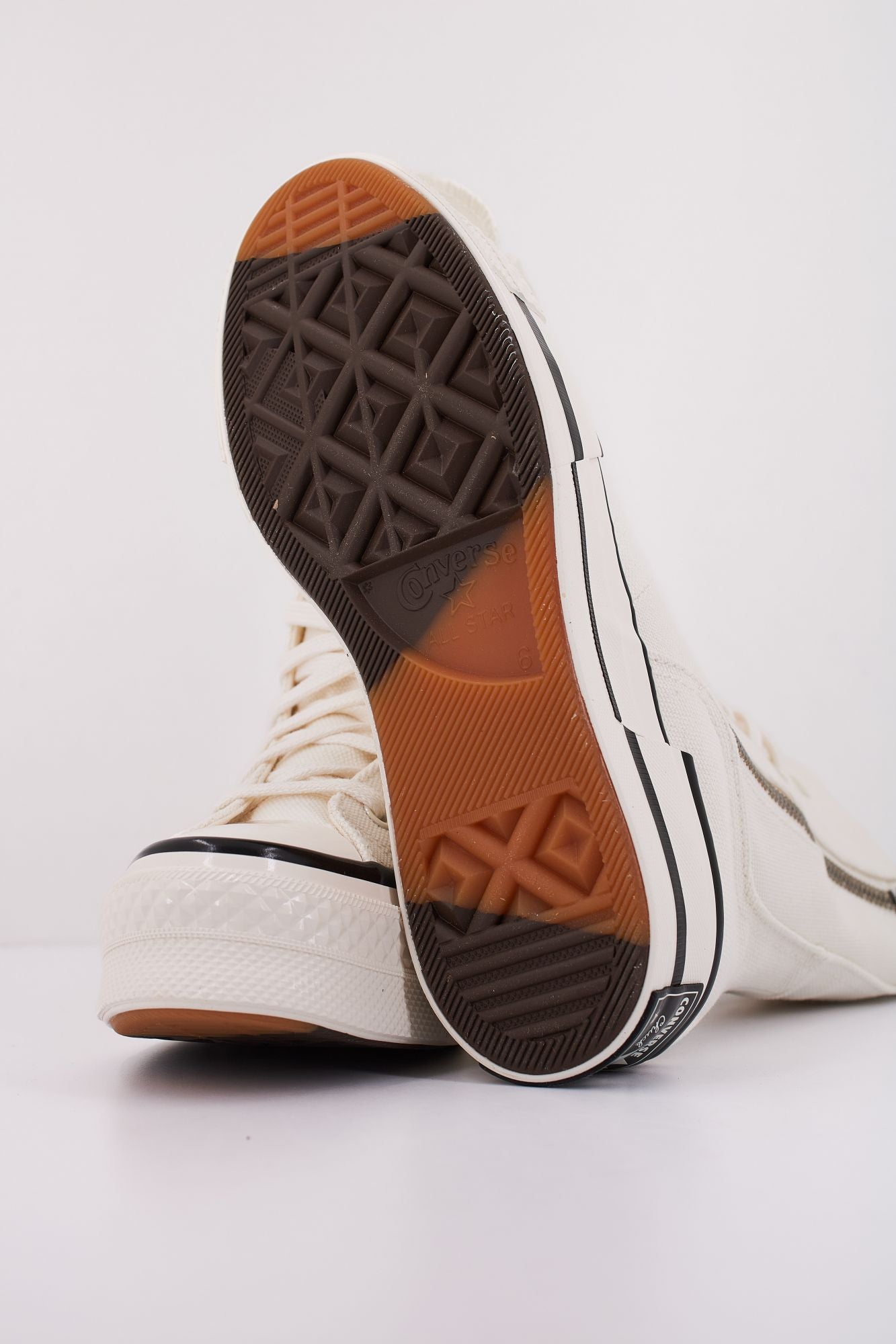 CONVERSE CHUCK 70 PLUS XHI en color BLANCO (5)