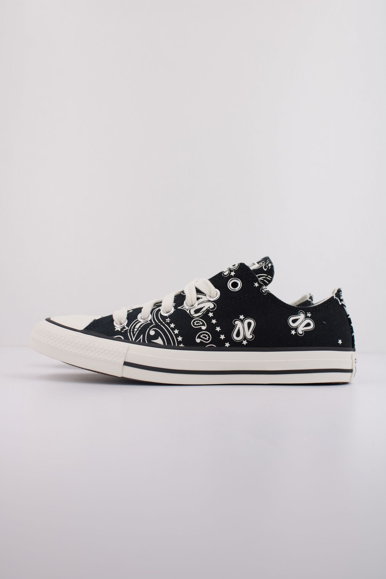 CONVERSE CHUCK TAYLOR ALL STAR PAISLEY en color NEGRO (1)