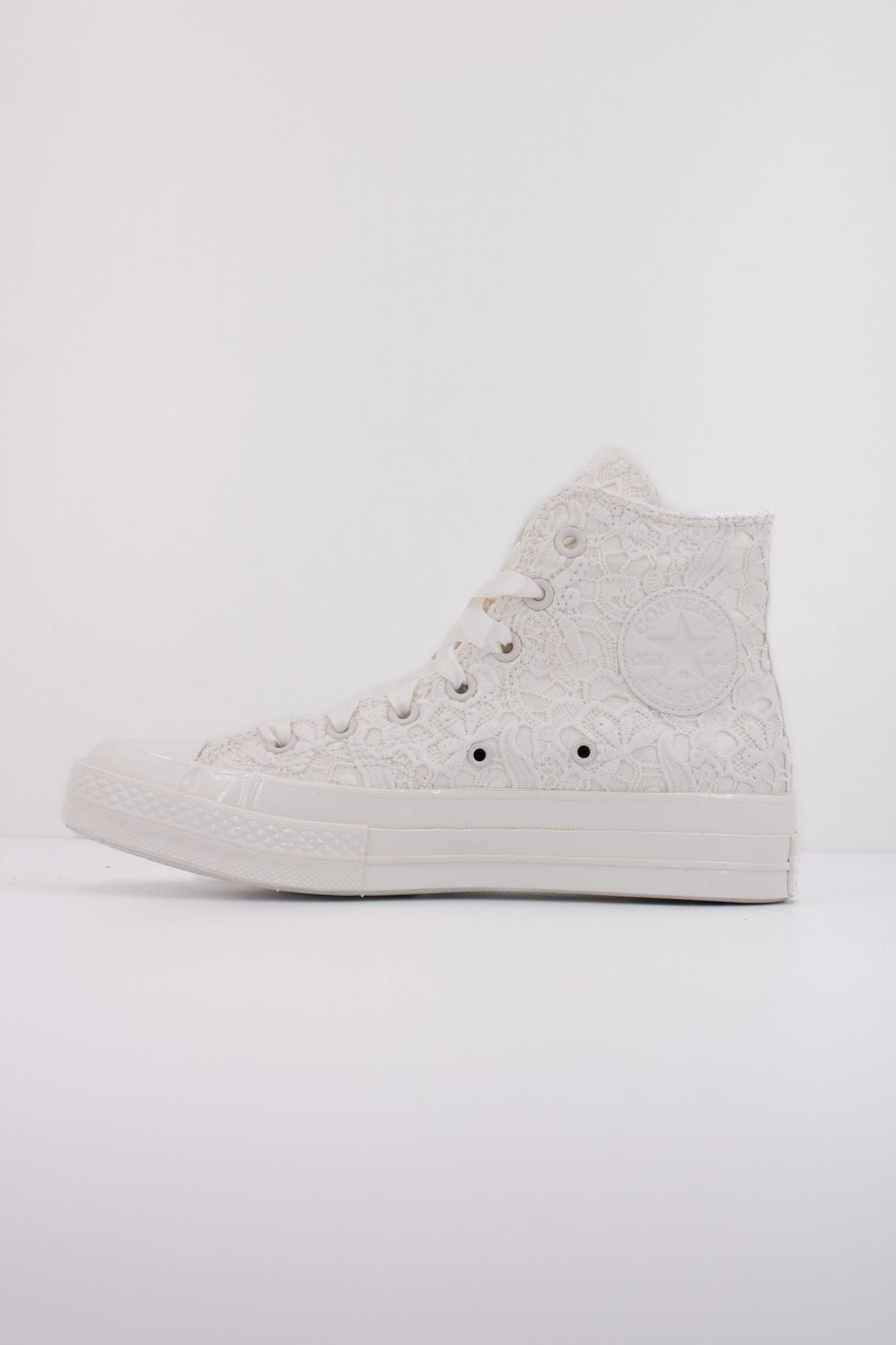 CONVERSE CHUCK 70 CROCHETED SATIN en color BLANCO (1)