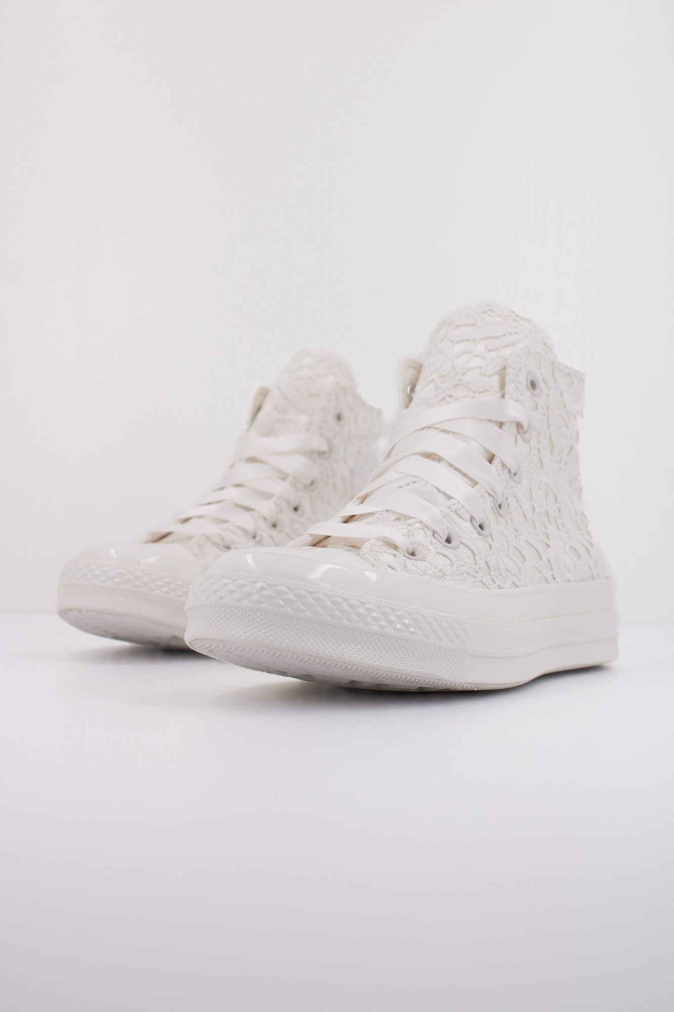 CONVERSE CHUCK 70 CROCHETED SATIN en color BLANCO (2)