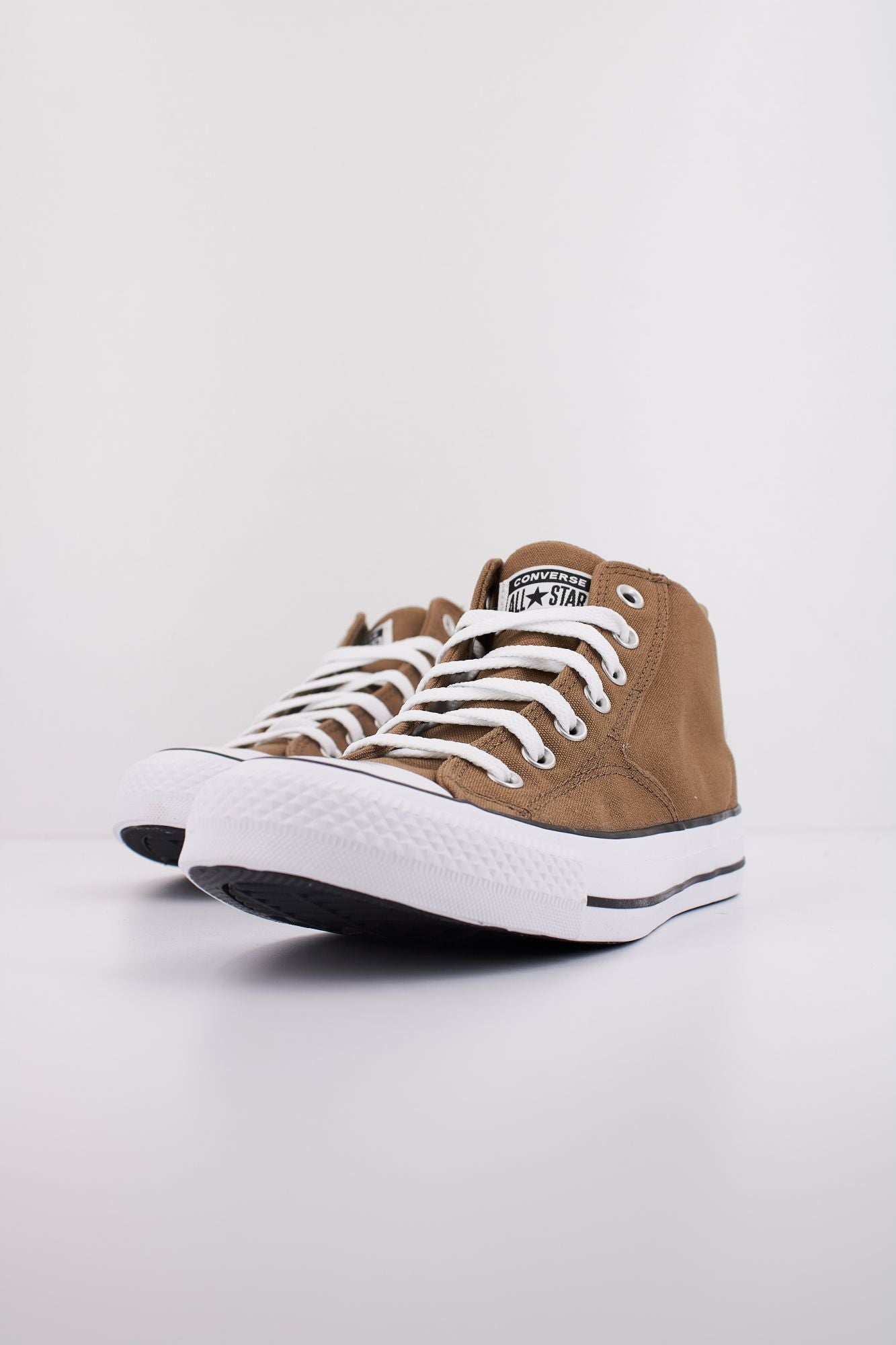 CONVERSE CHUCK TAYLOR ALL STAR MALDEN STREET CANVAS & SUEDE en color MARRON (2)