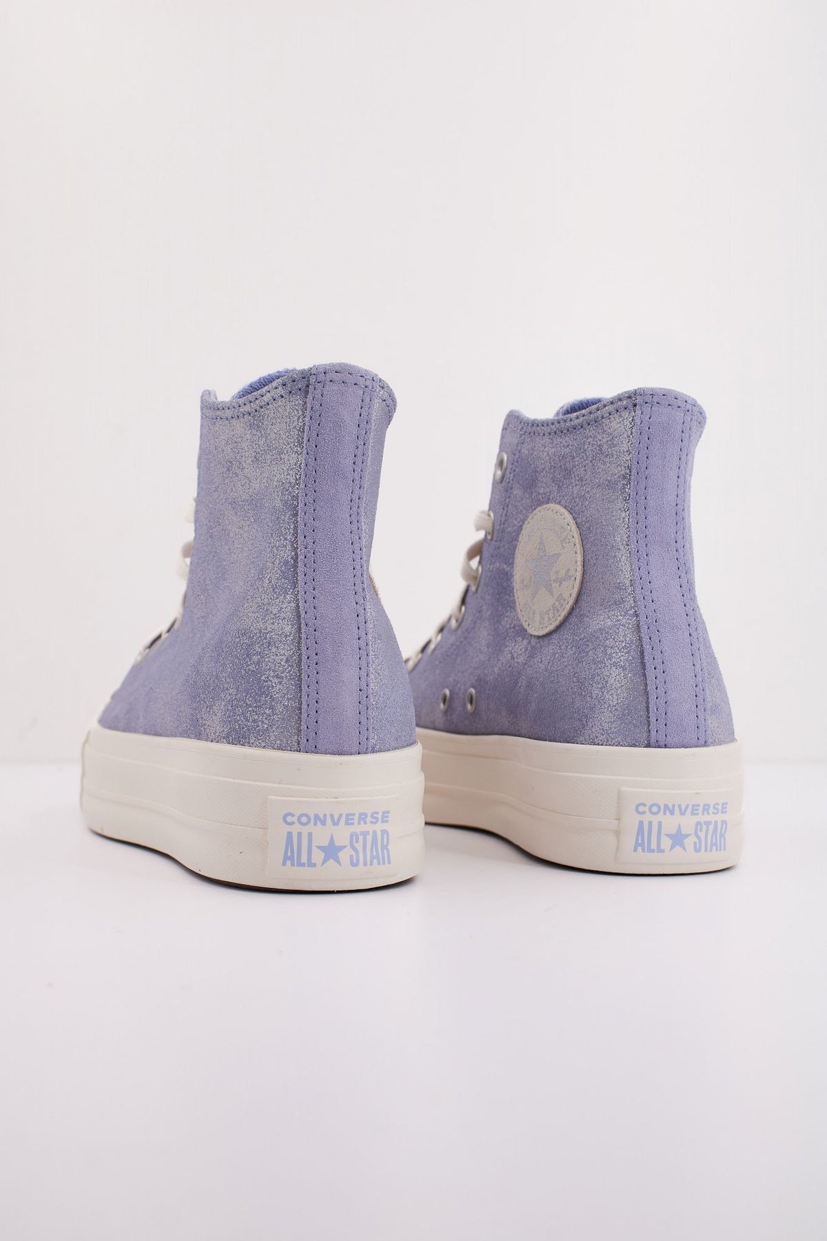 CONVERSE CHUCK TAYLOR ALL STAR LIFT SUEDE SHIMMER A11549C en color VIOLETA (4)