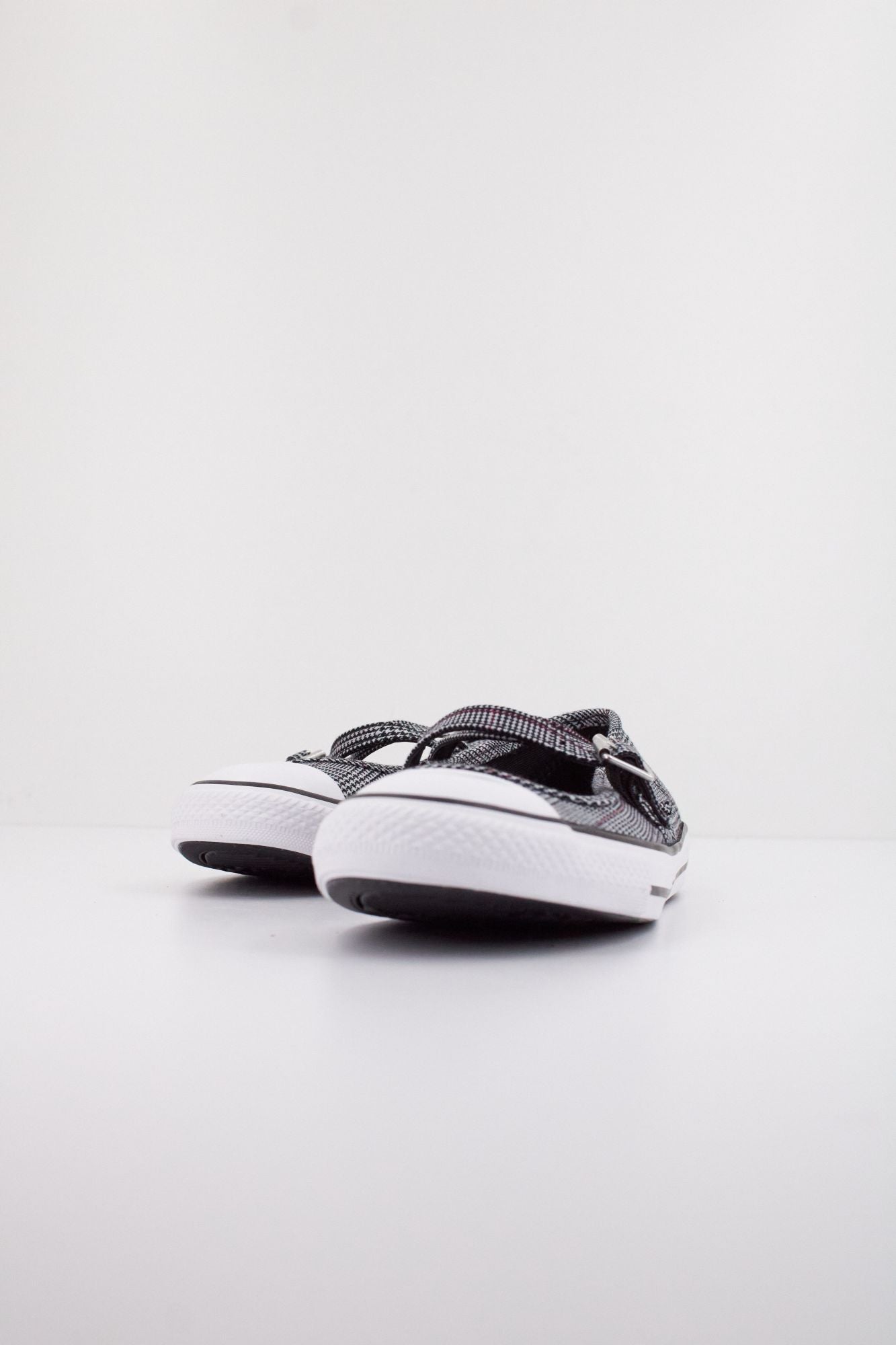 CONVERSE CHUCK TAYLOR ALL STAR DAINT en color GRIS (2)