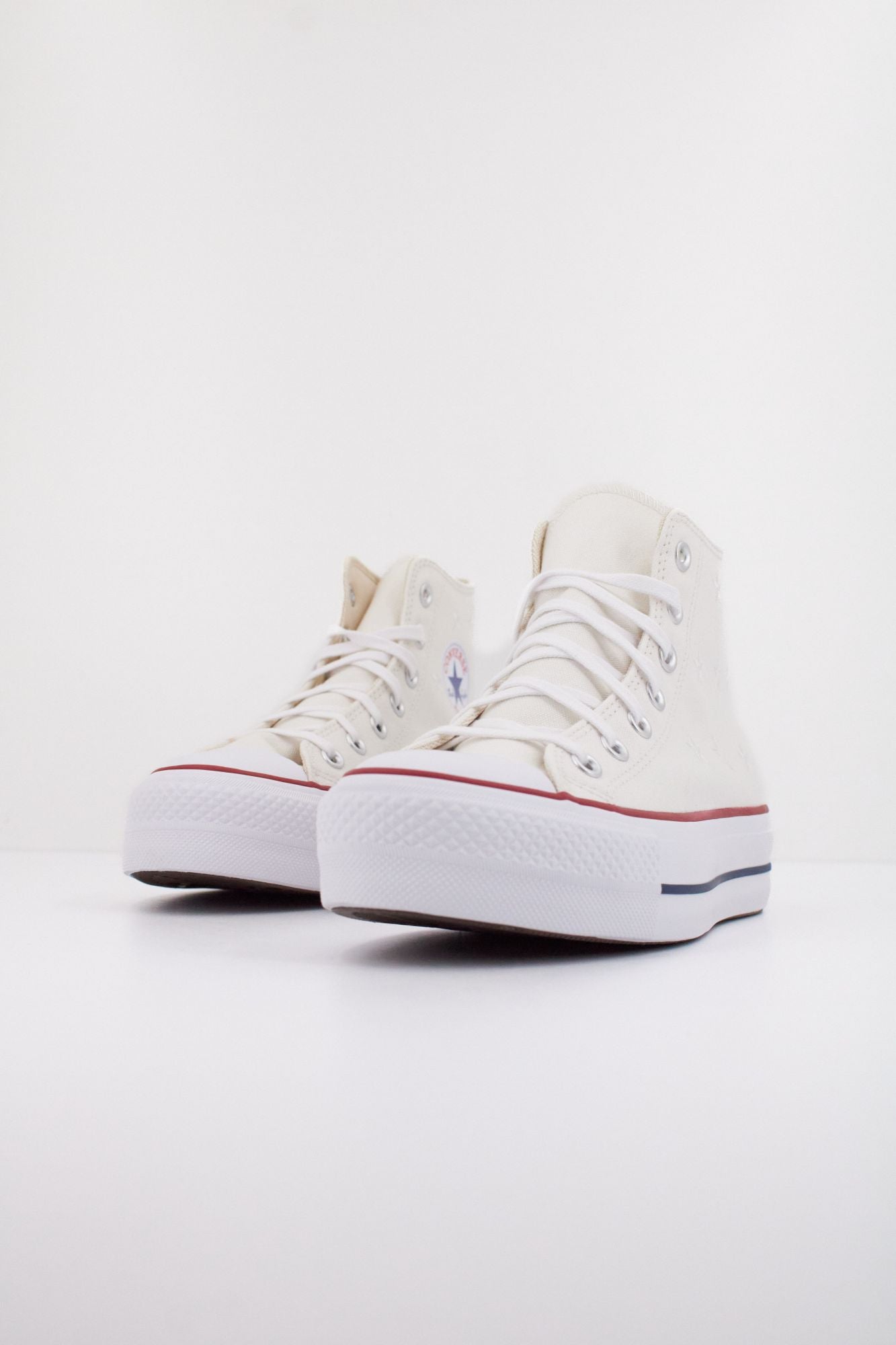 CONVERSE TAYLOR ALL STAR LIFT en color BLANCO (2)