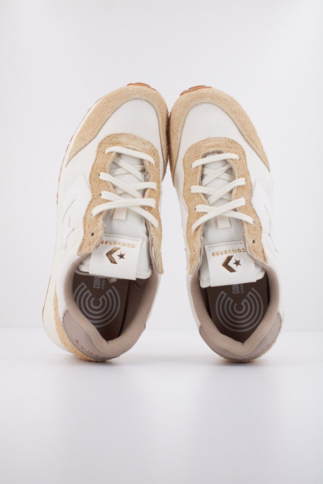 CONVERSE OMEGA TRAINER en color BEIS (3)