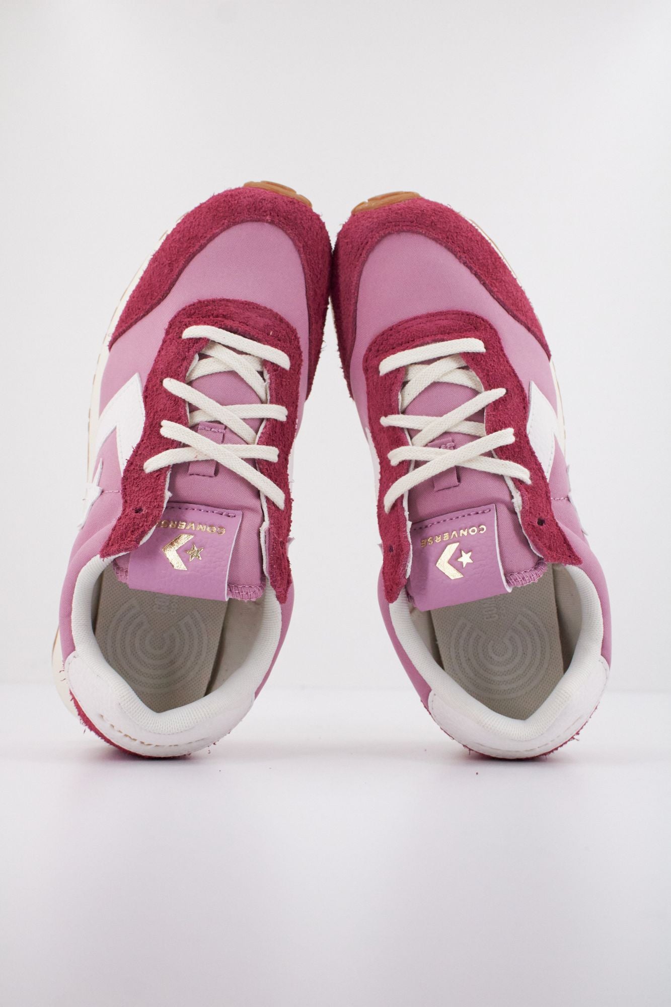 CONVERSE OMEGA TRAINER en color ROSA (3)