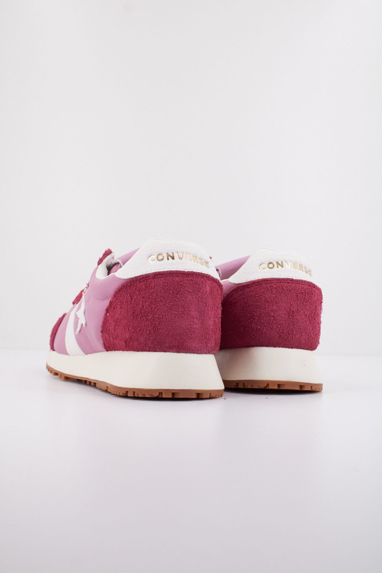 CONVERSE OMEGA TRAINER en color ROSA (4)