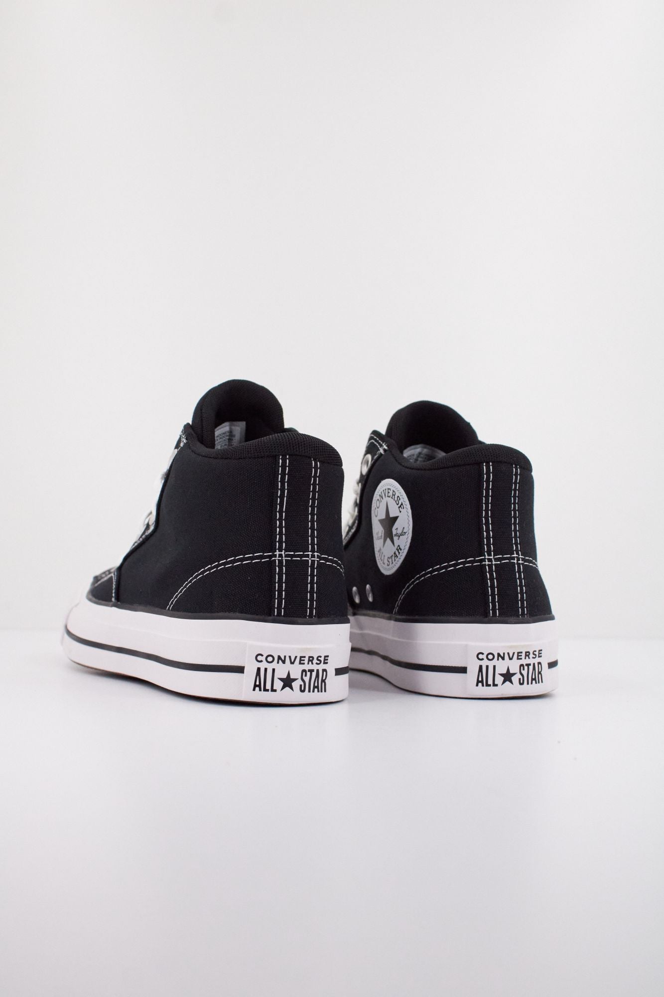 CONVERSE CTAS MALDEN STREET MID en color NEGRO (4)