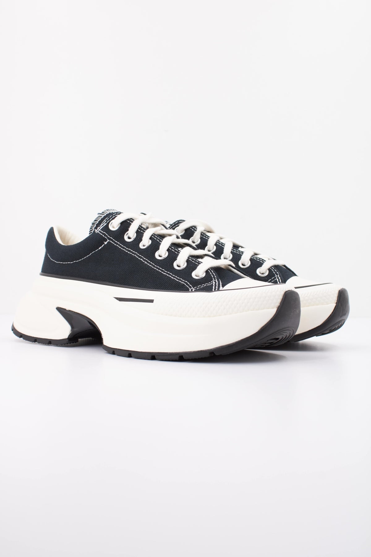 CONVERSE RUN STAR CRUSH OX en color NEGRO (2)