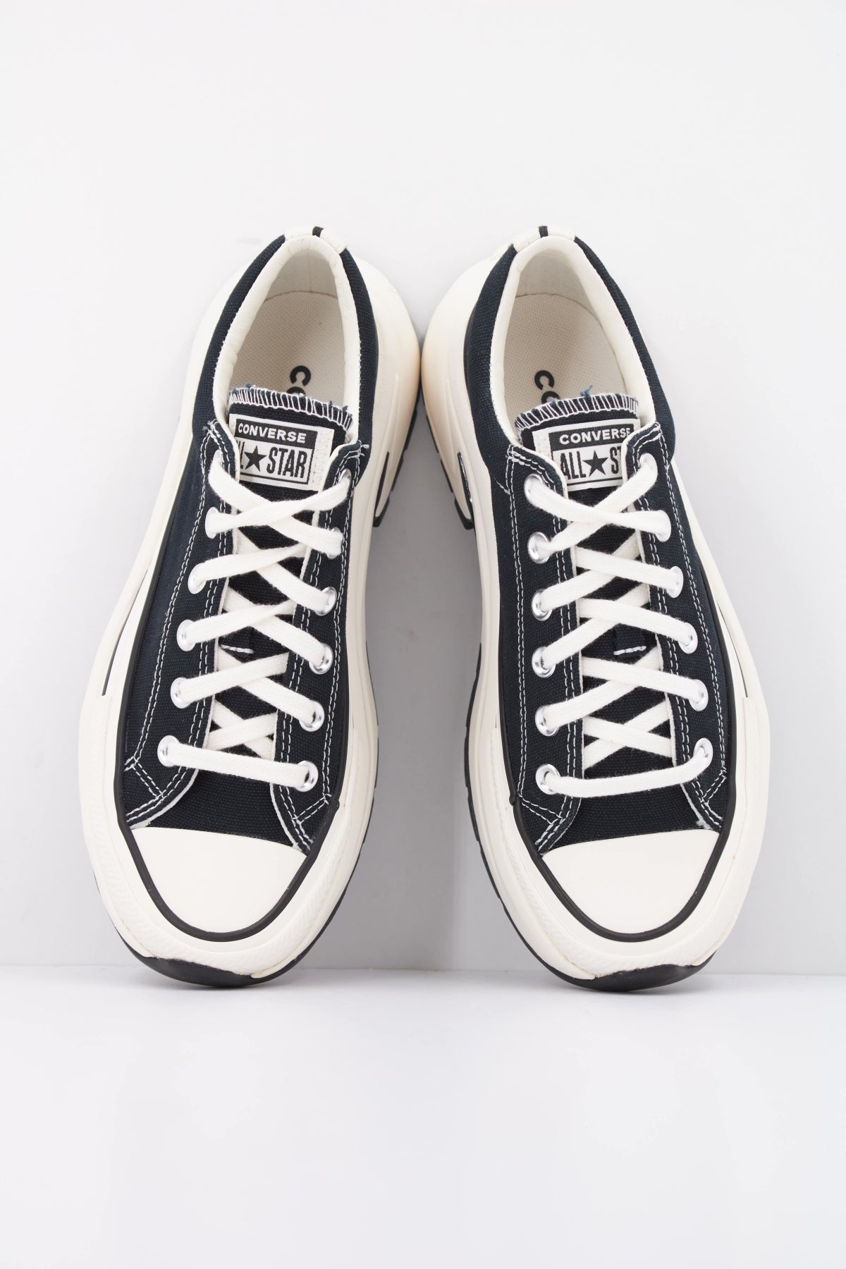 CONVERSE RUN STAR CRUSH OX en color NEGRO (3)