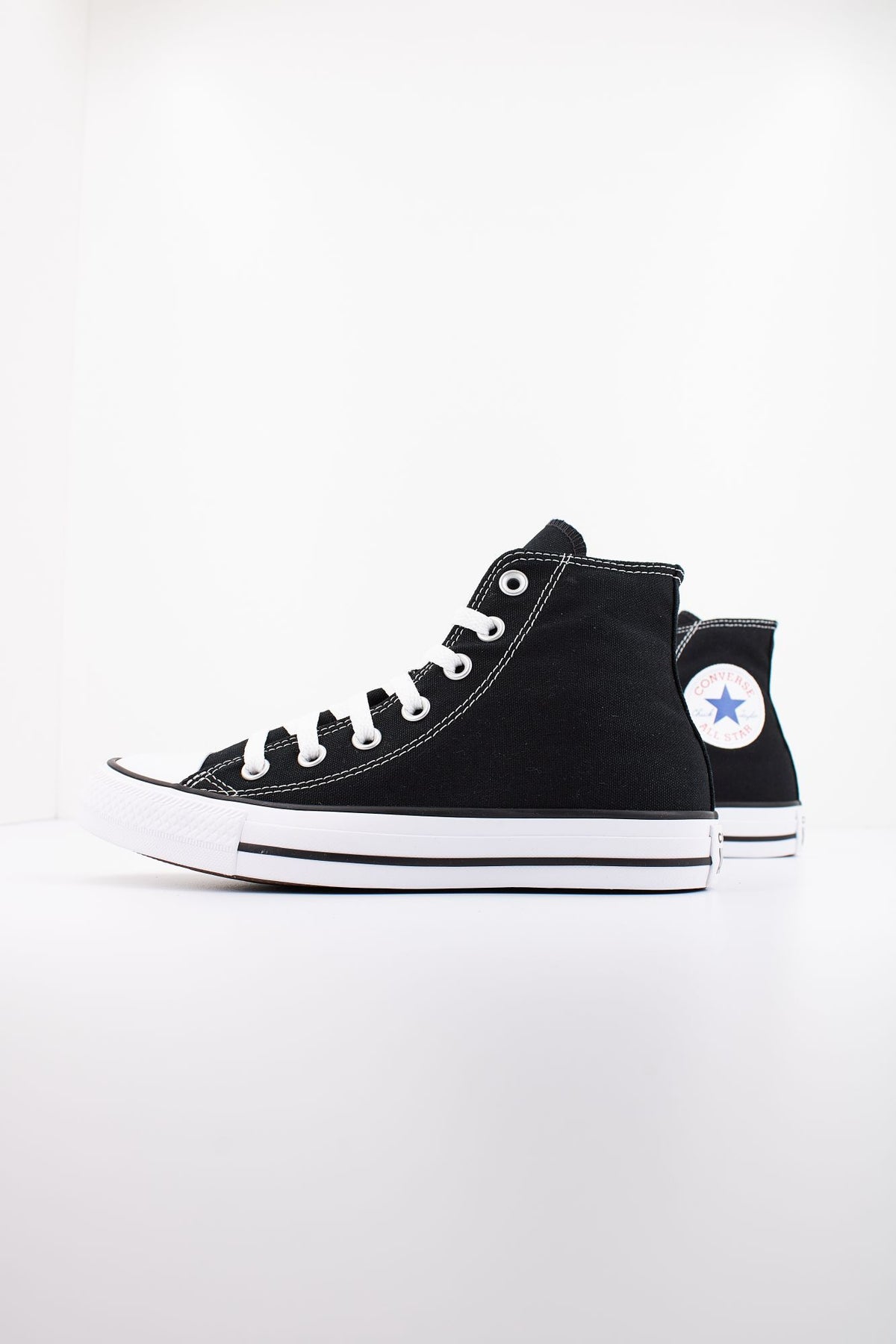 CONVERSE CHUCK TAYLOR ALL STAR HI M9160C en color NEGRO (1)