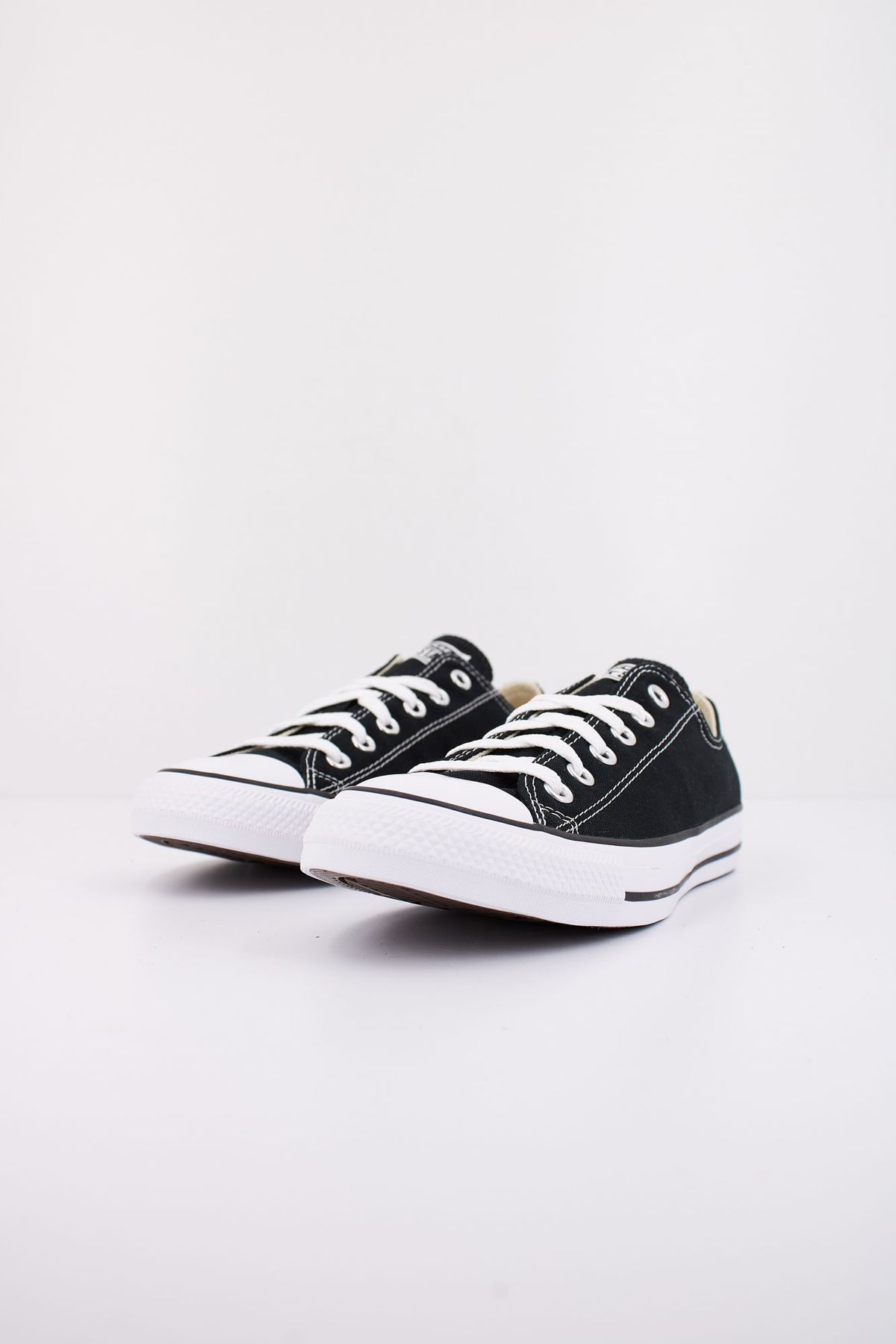 CONVERSE CHUCK TAYLOR ALL STAR OX M9166C en color NEGRO (2)