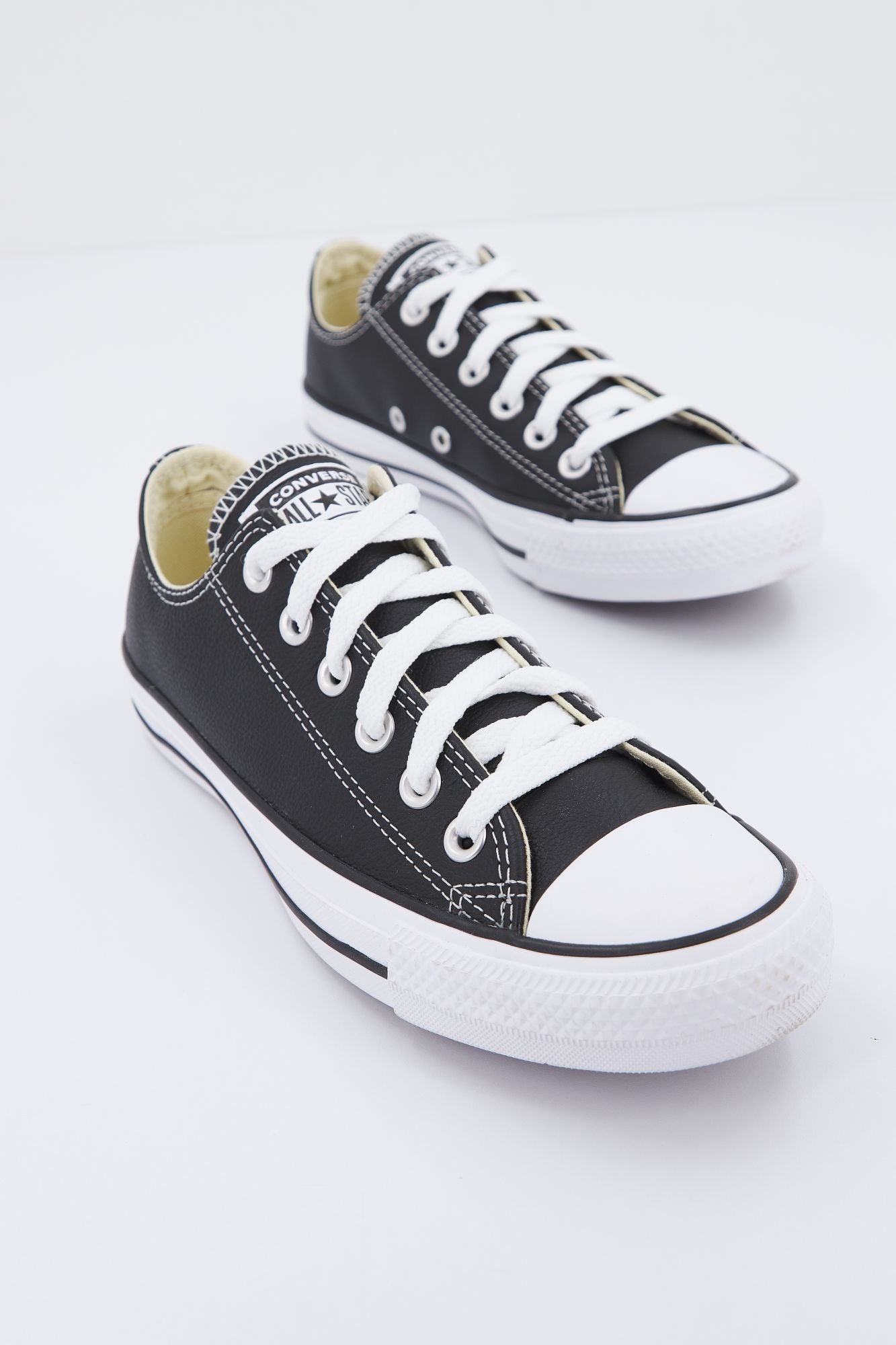 CONVERSE CHUCK TAYLOR ALL STAR CT OX en color NEGRO (1)