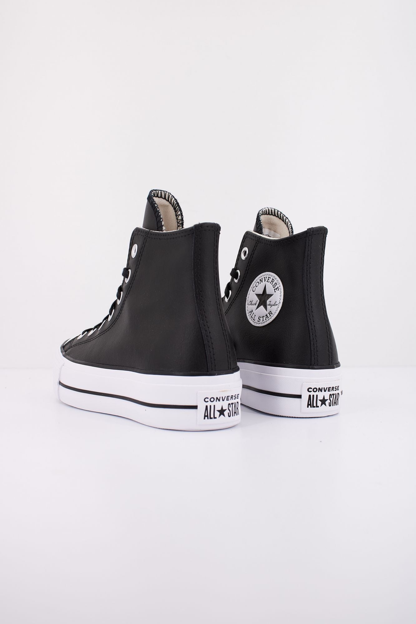 CONVERSE CHUCK TAYLOR ALL STAR PLATFORM LEATHER en color NEGRO (4)