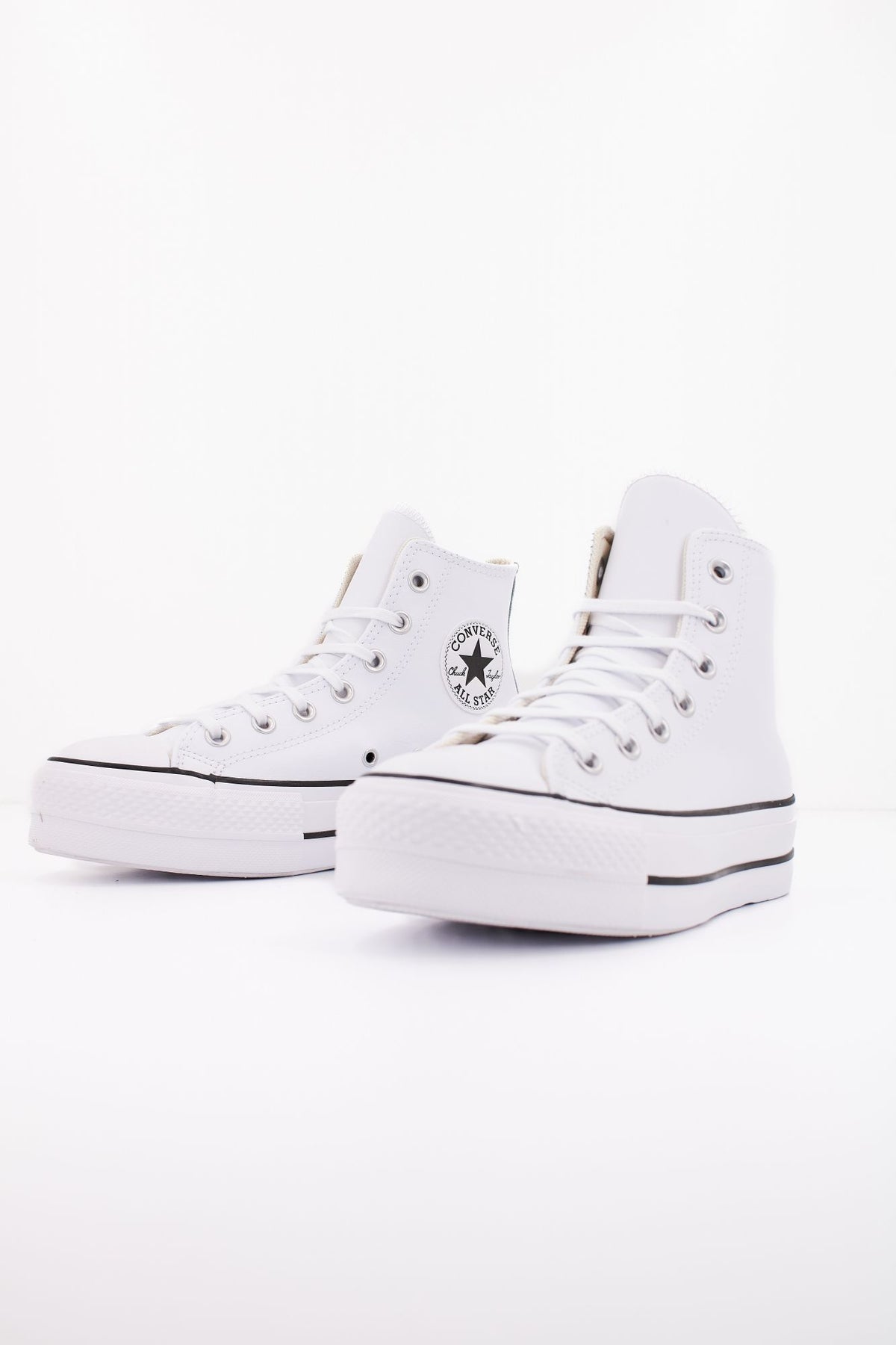 CONVERSE CHUCK TAYLOR ALL STAR LIFT LEATHER 561676C en color BLANCO (2)