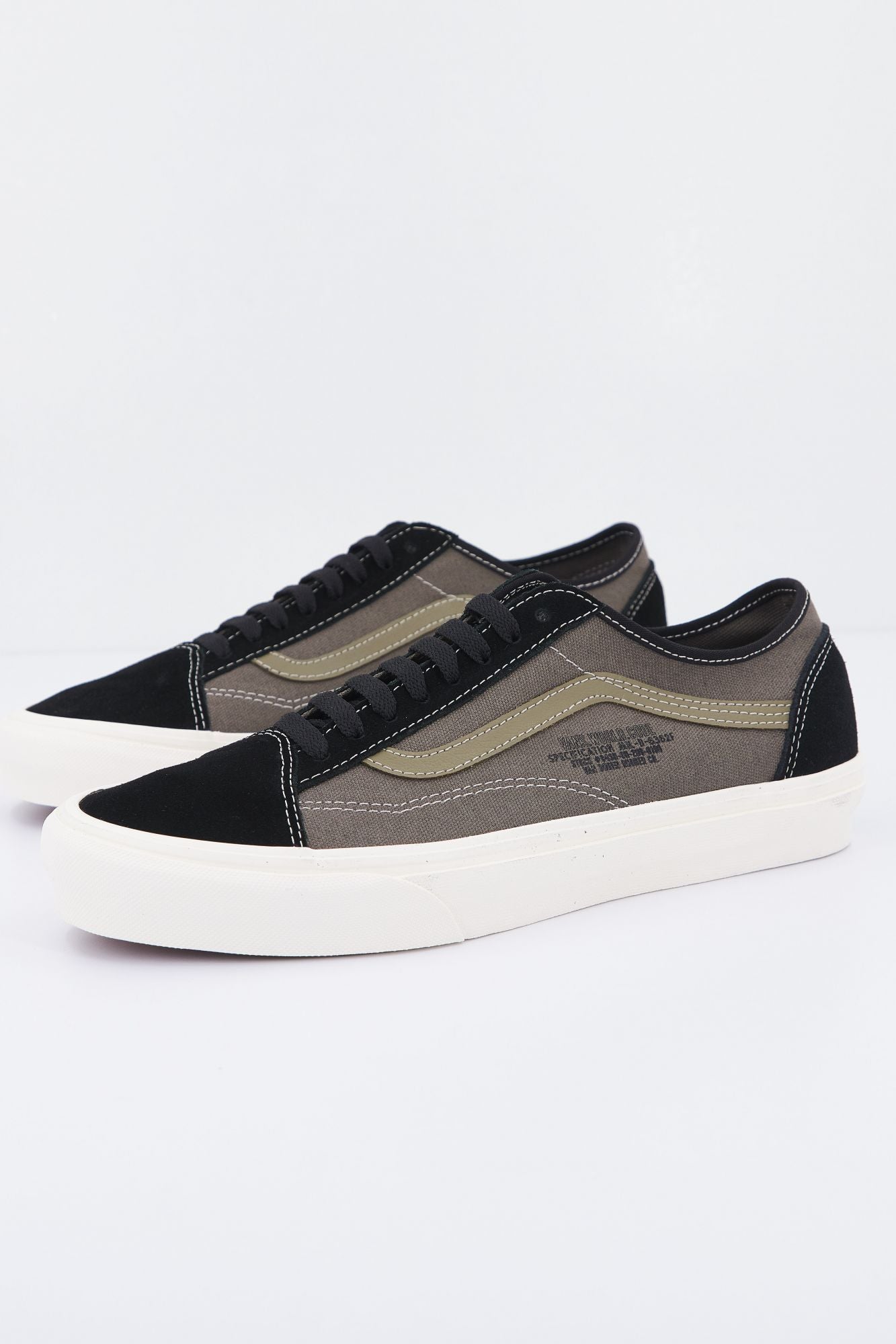 VANS UA OLD SKOOL TAPERED en color VERDE (1)