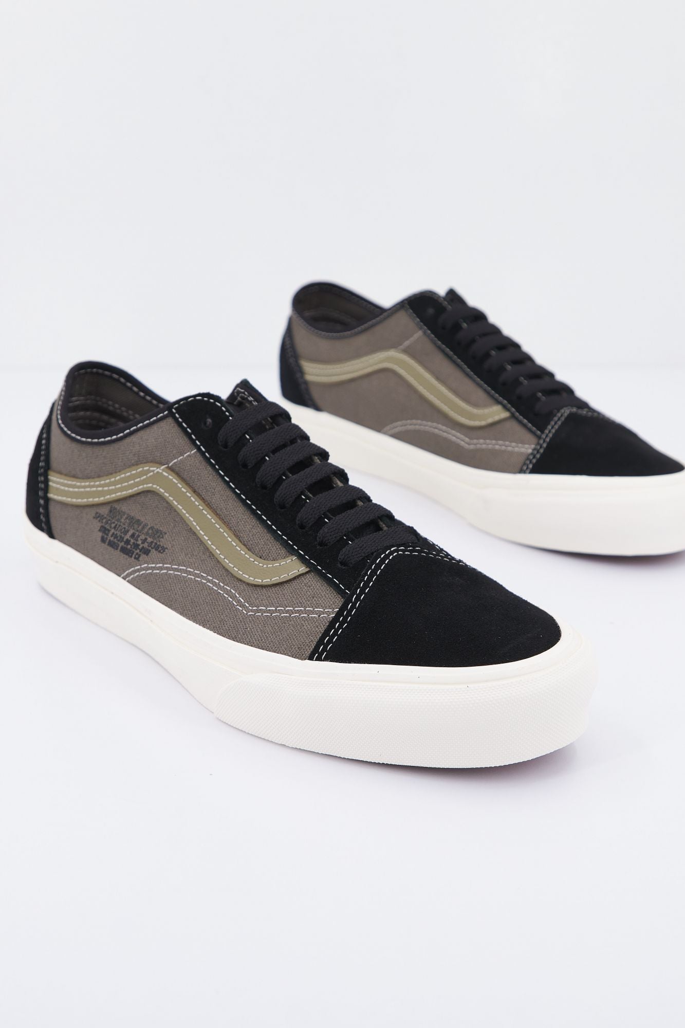 VANS UA OLD SKOOL TAPERED en color VERDE (2)