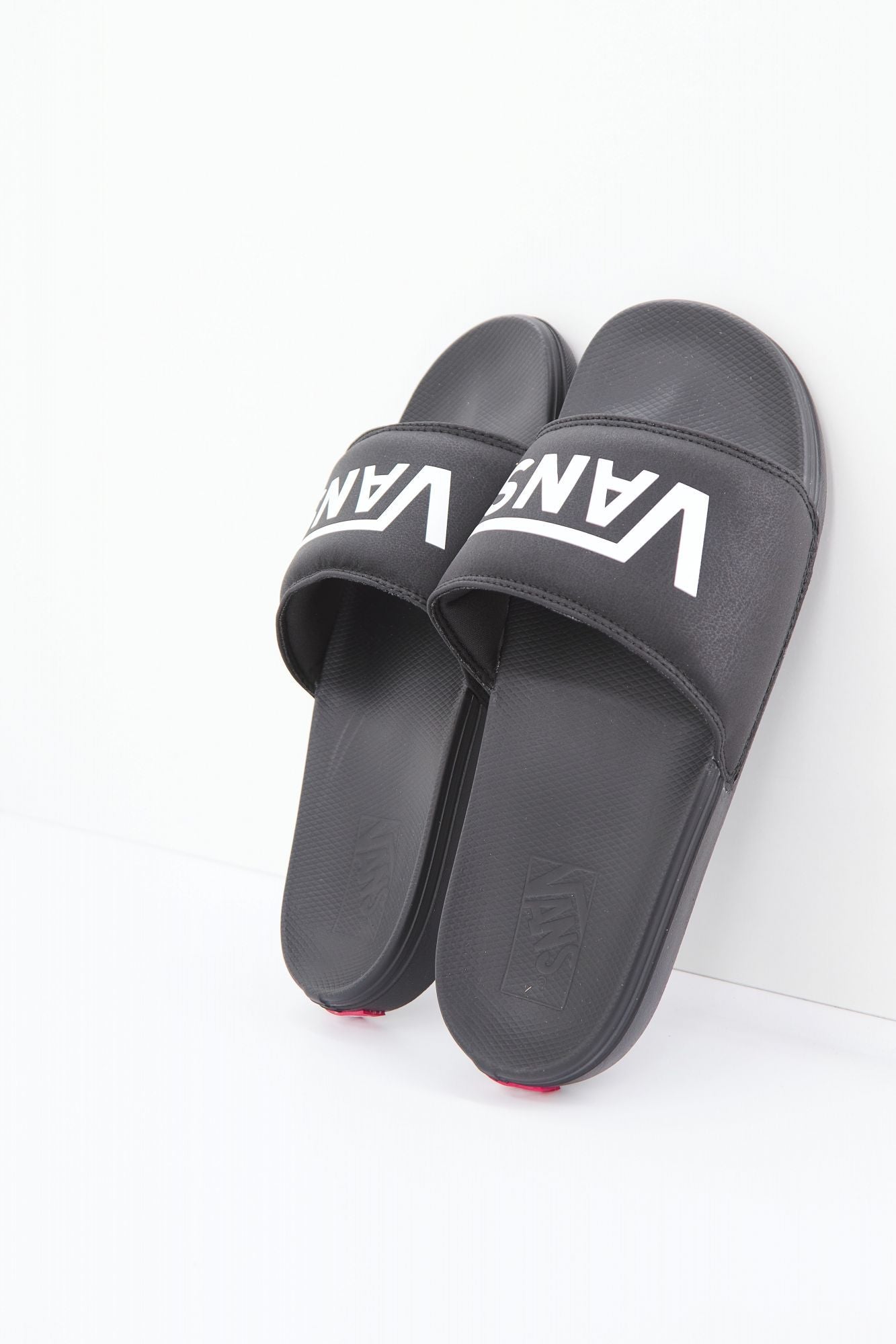 VANS LA COSTA SLIDE-ON en color NEGRO (2)