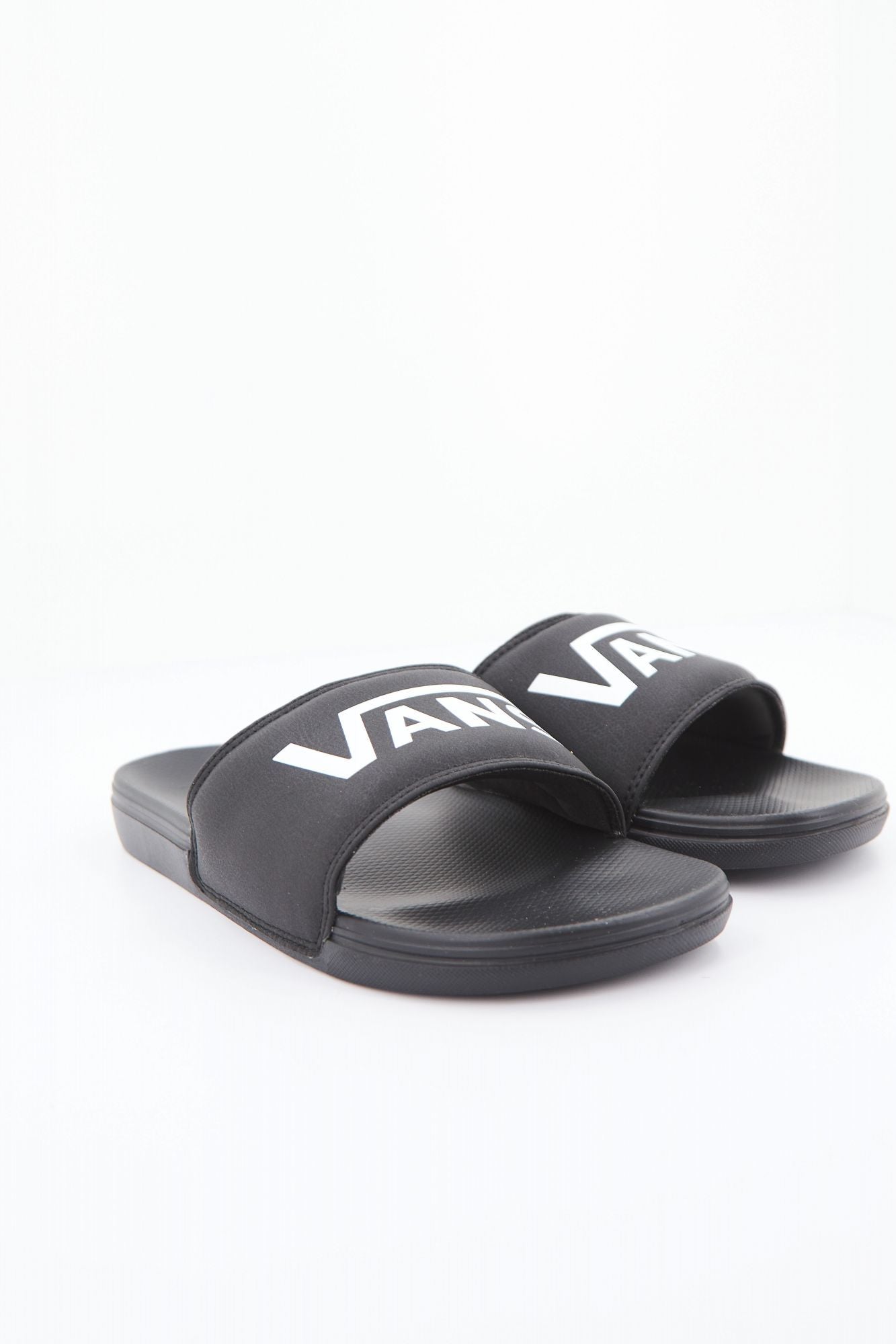 VANS LA COSTA SLIDE-ON en color NEGRO (3)
