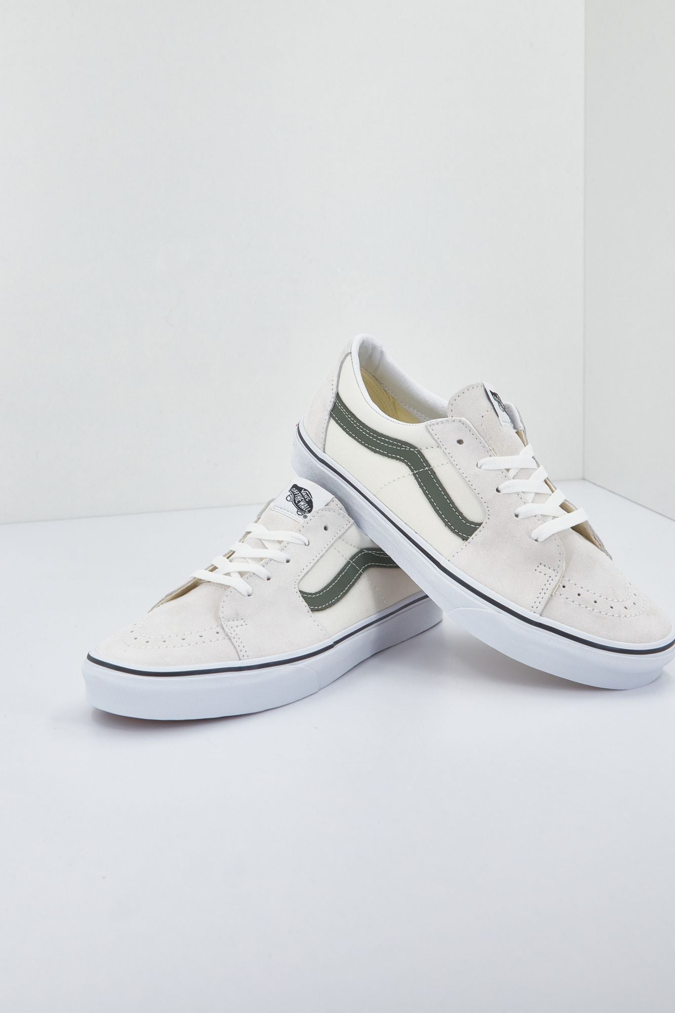 VANS UA SK8-LOW en color BEIS (1)
