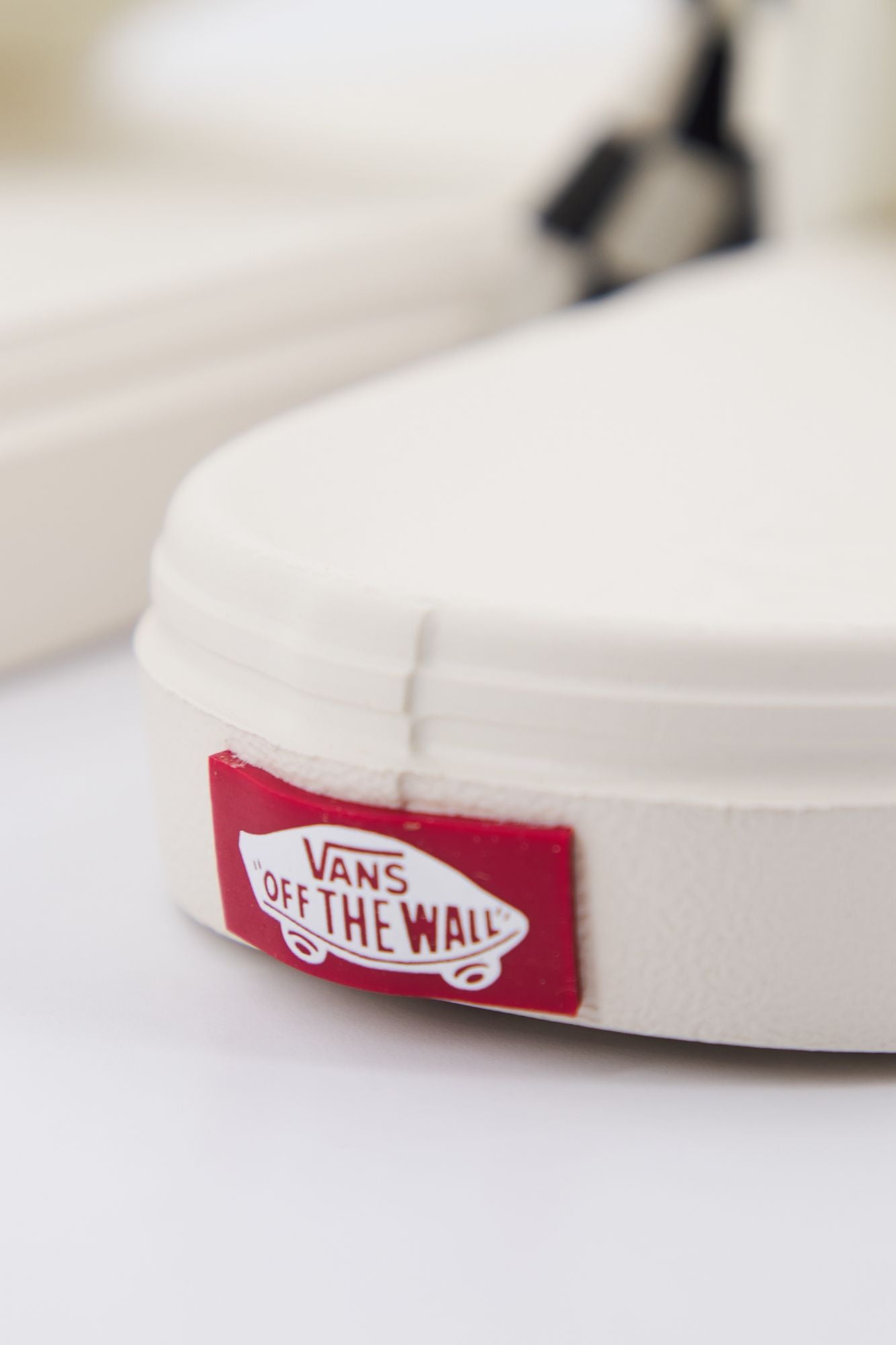 VANS VN0A5HFER6R1 en color BLANCO (4)