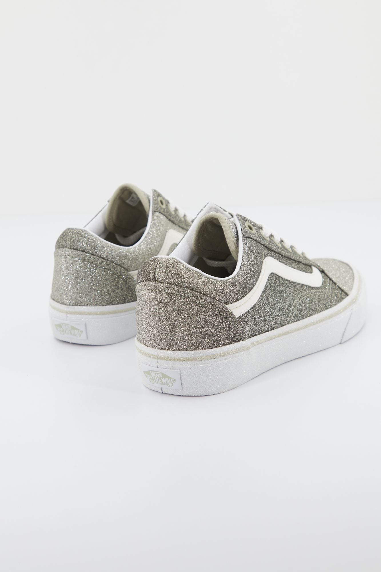 VANS UA OLD SKOOL en color PLATA (3)