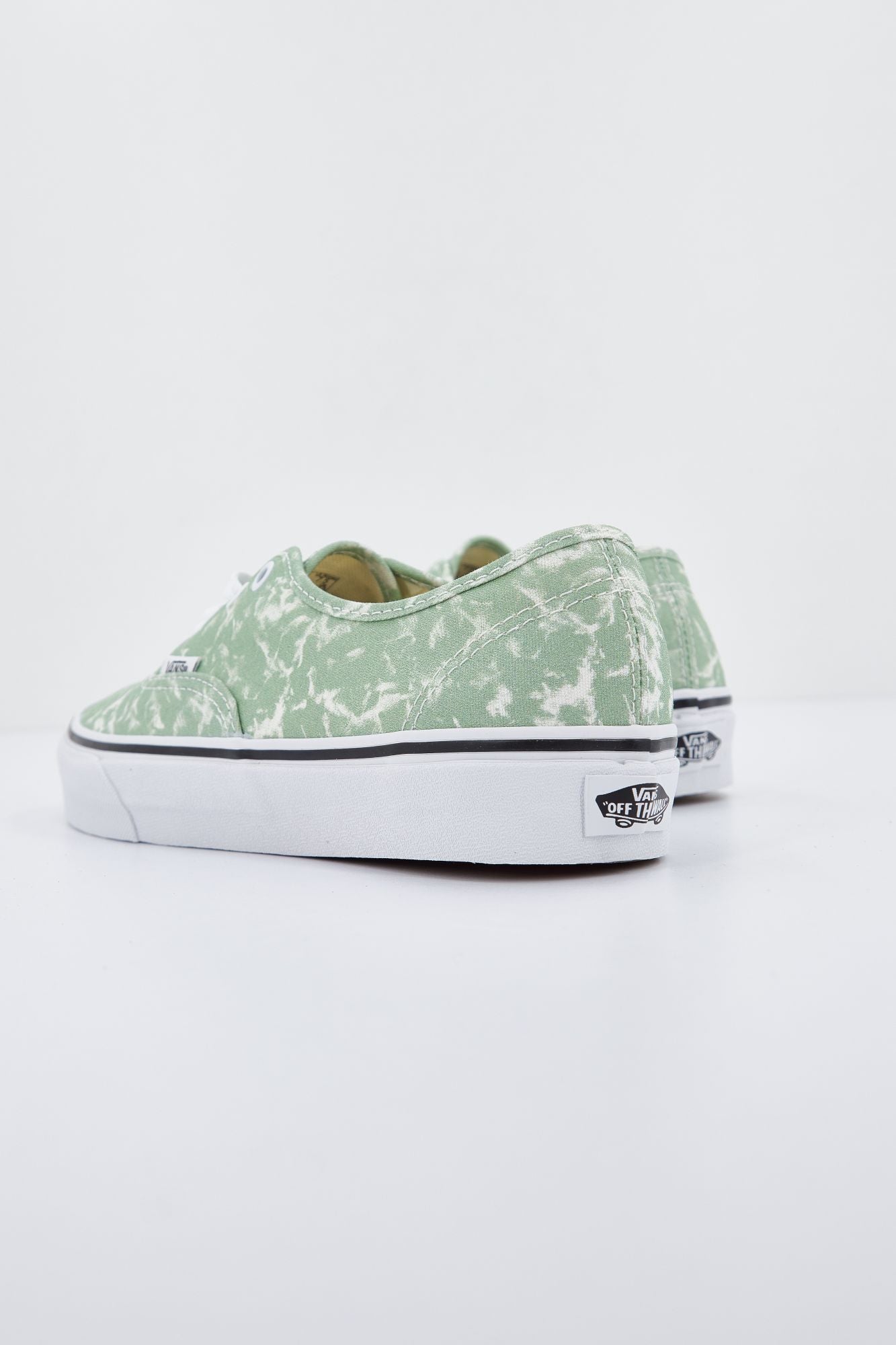 VANS UA AUTHENTIC en color VERDE (3)