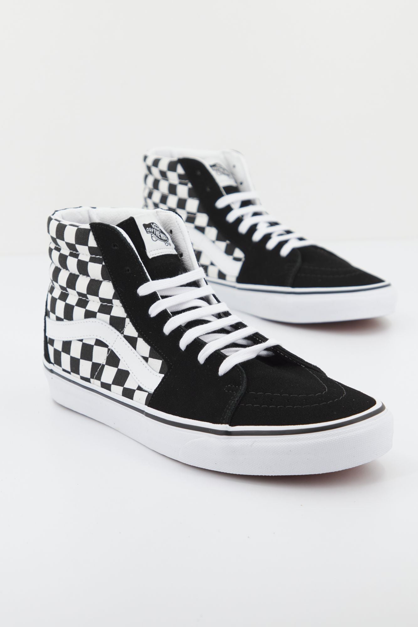 VANS UA SK8-HI en color NEGRO (2)