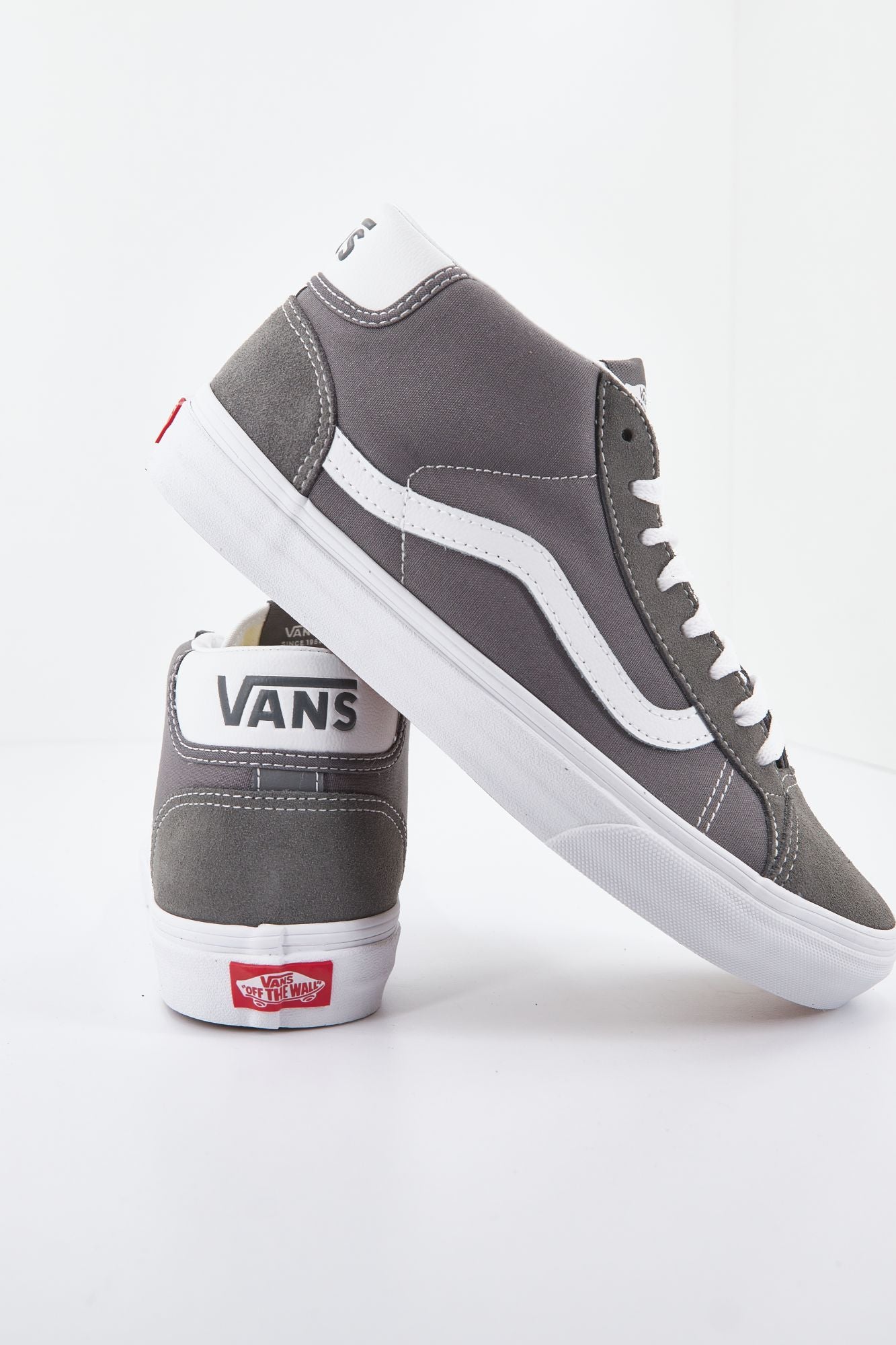 VANS VN0A3TKF1951 en color GRIS (2)