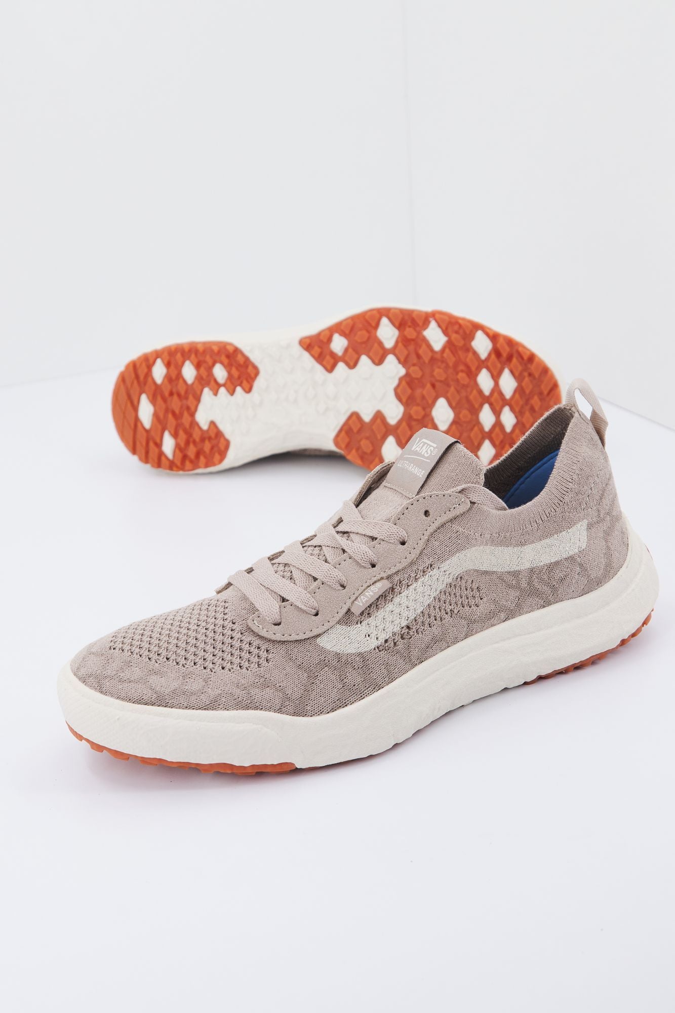 VANS UA ULTRARANGE en color BEIS (1)