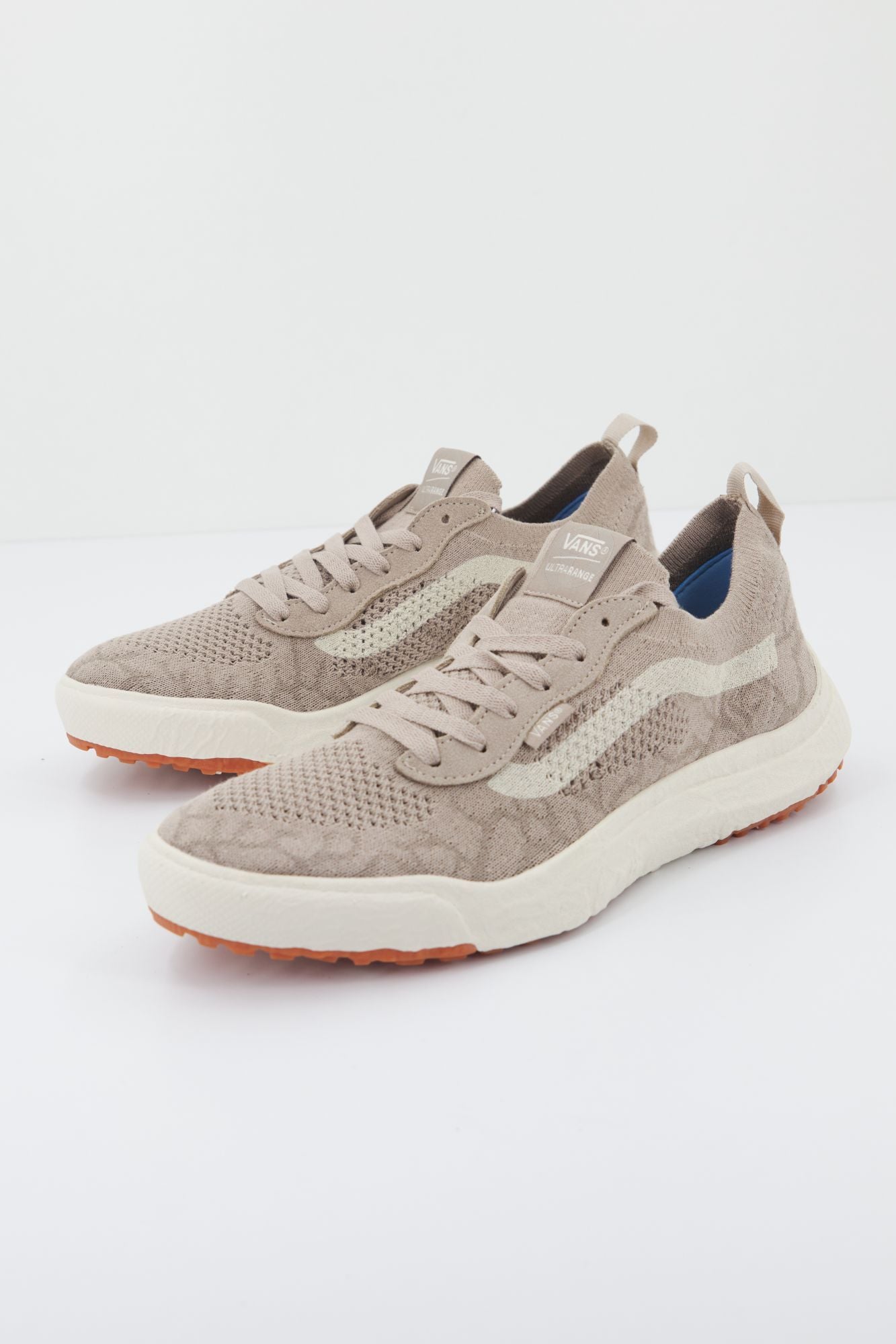 VANS UA ULTRARANGE en color BEIS (3)