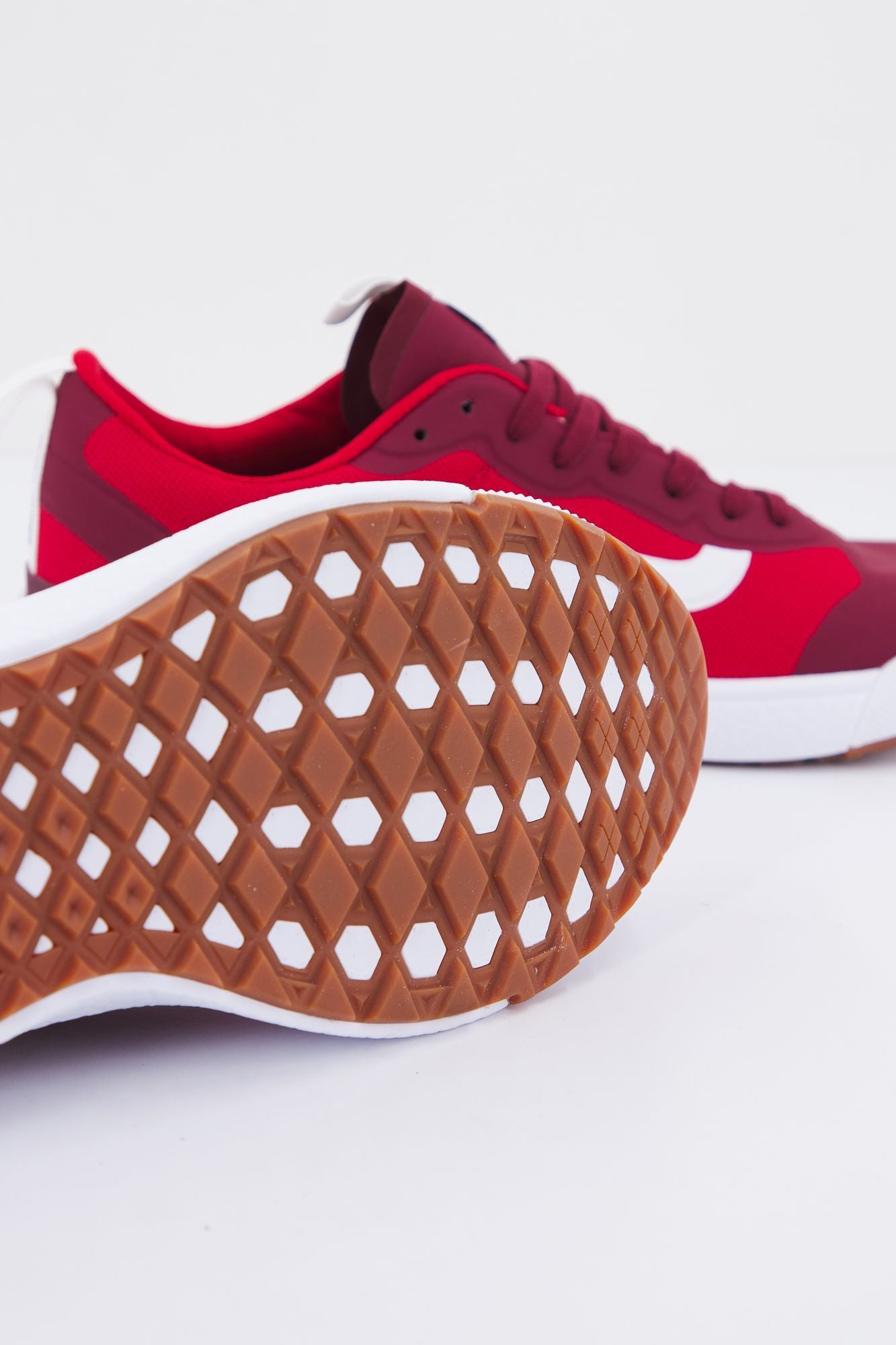 VANS UA ULTRARANGE en color ROJO (4)