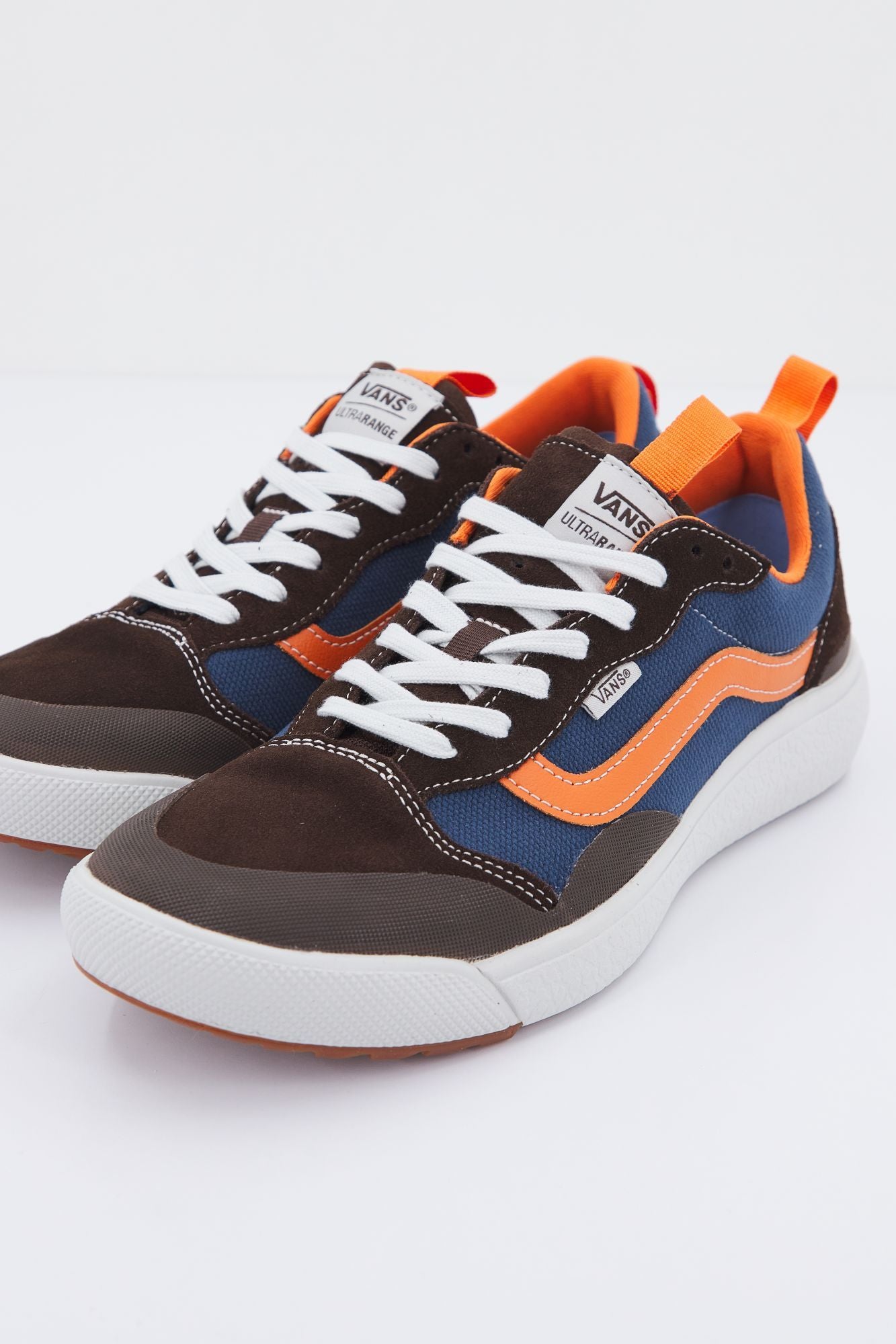 VANS UA ULTRARANGE en color MARRON (1)