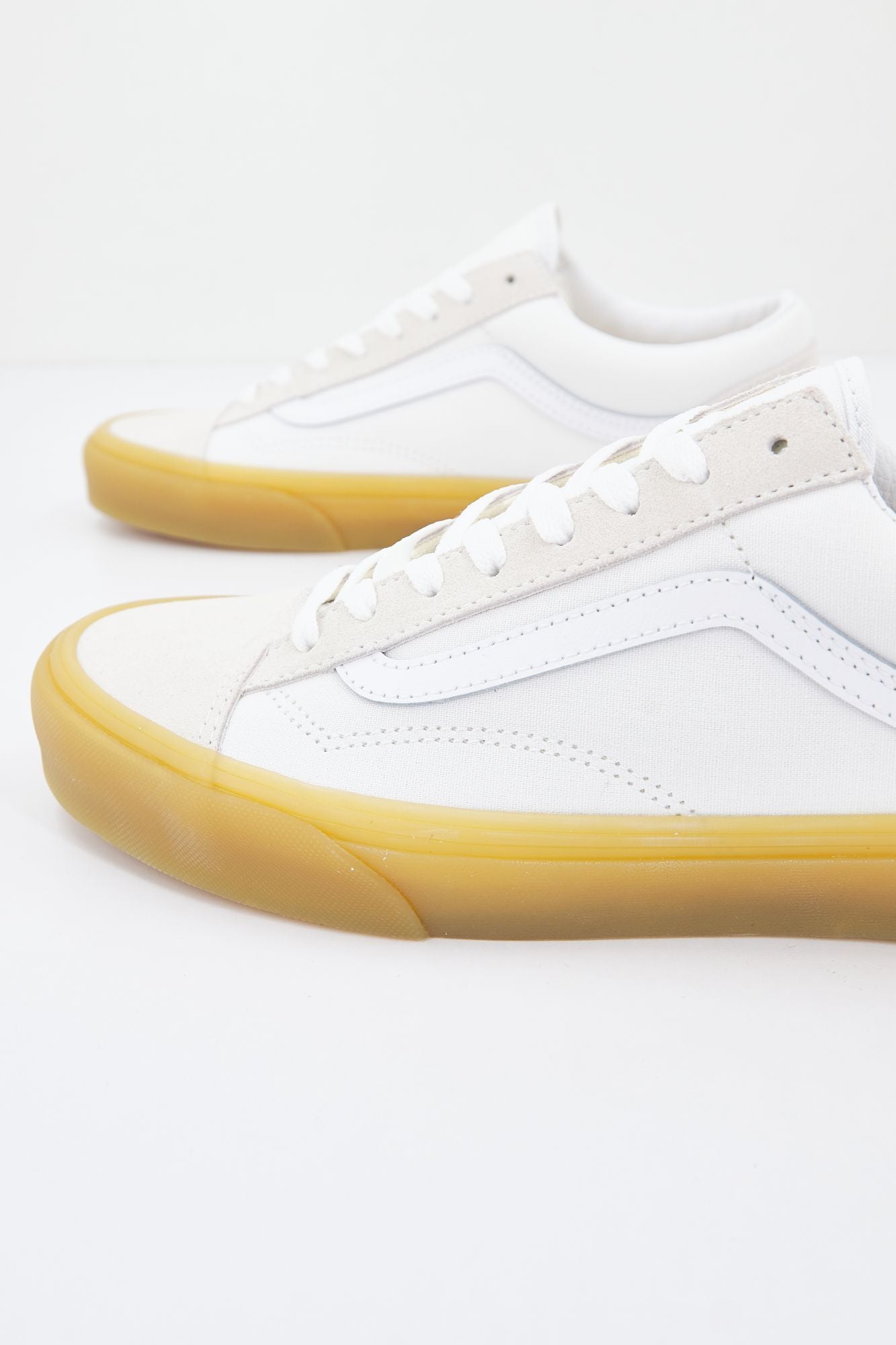 VANS VN0A54F6WHT1 en color BLANCO (2)