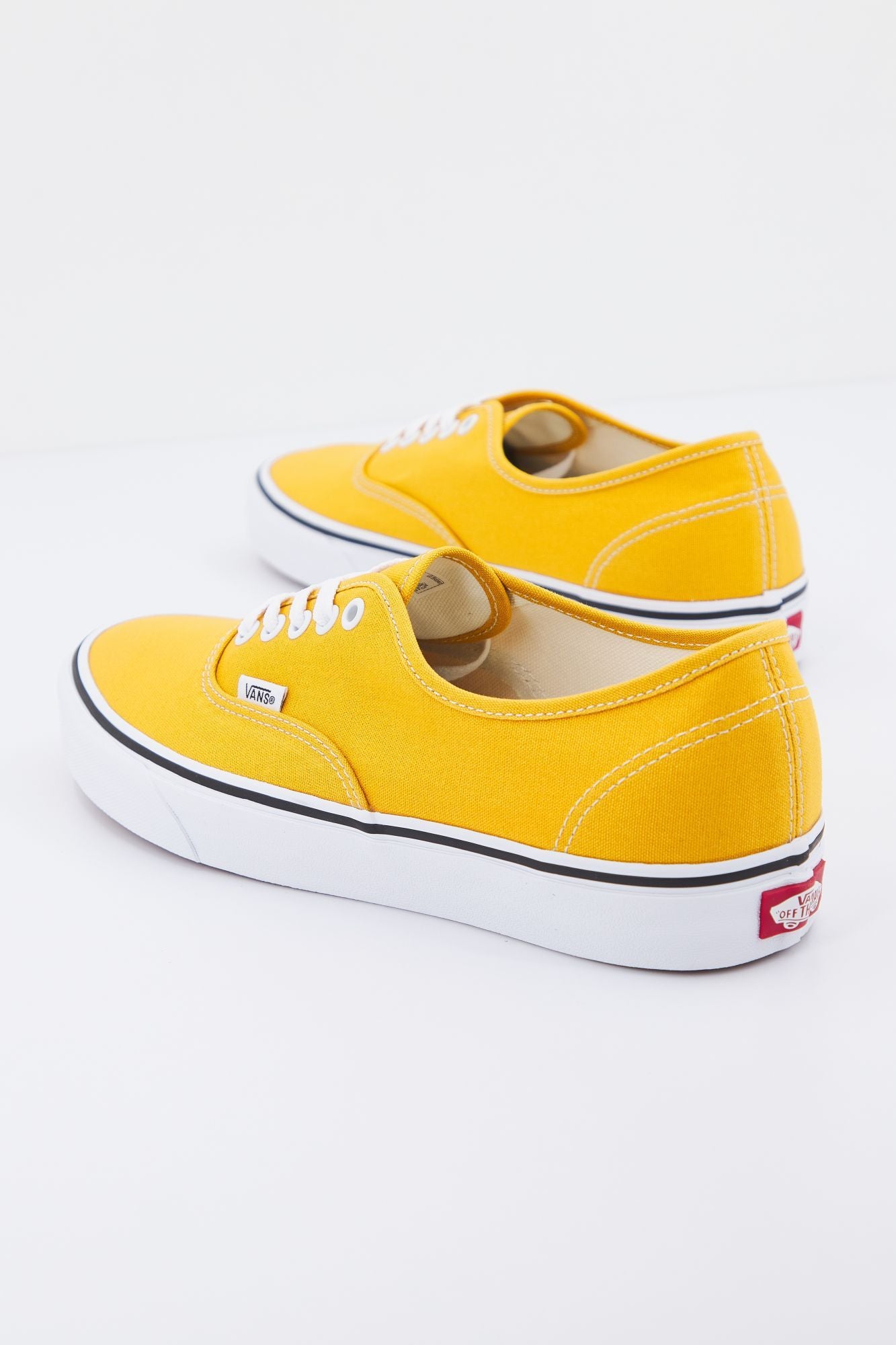 VANS UA AUTHENTIC en color AMARILLO (3)