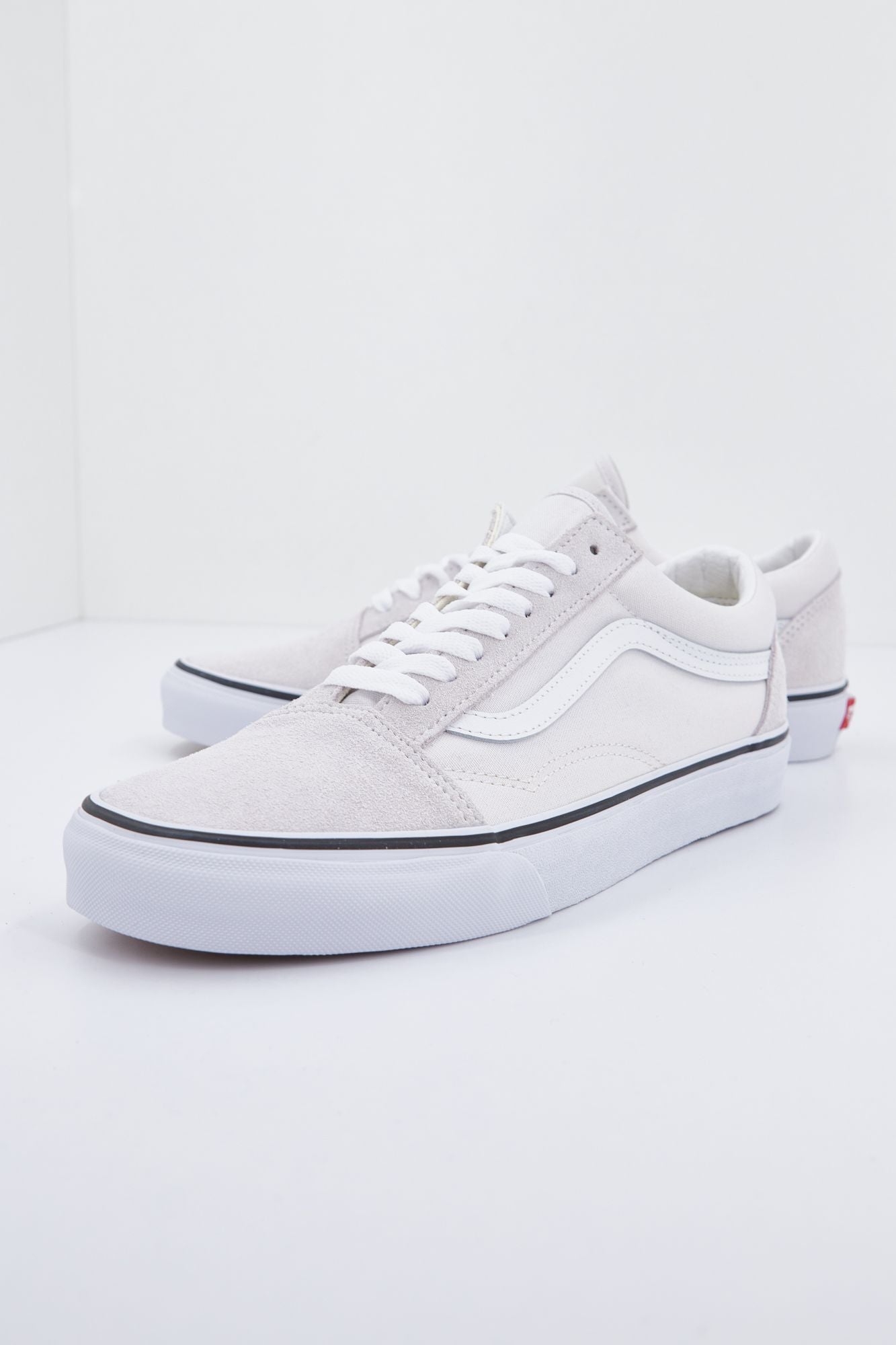 VANS UA OLD SKOOL en color BLANCO (1)