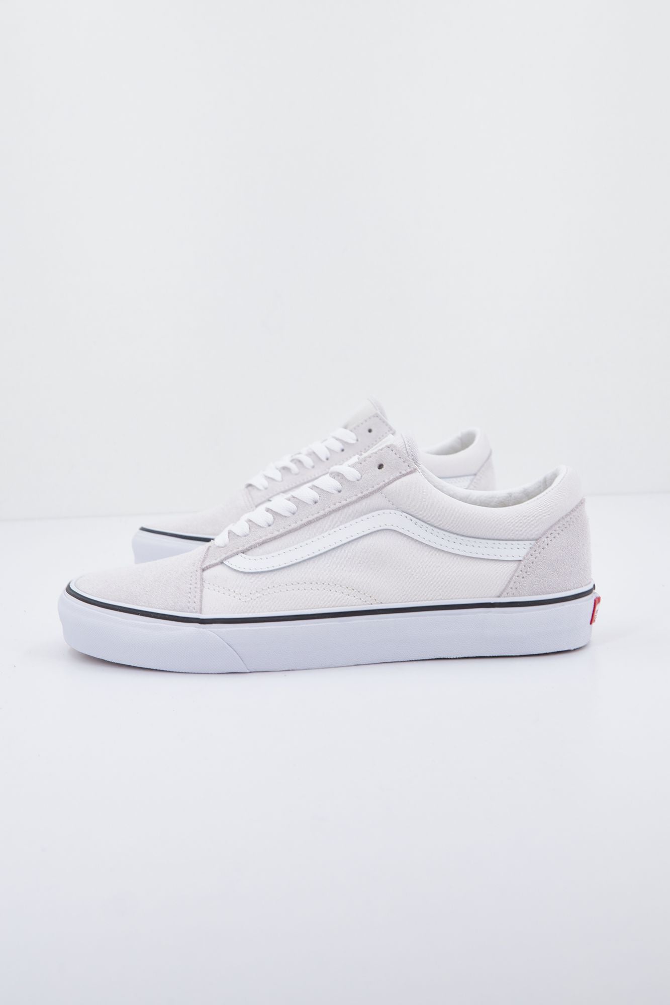 VANS UA OLD SKOOL en color BLANCO (2)