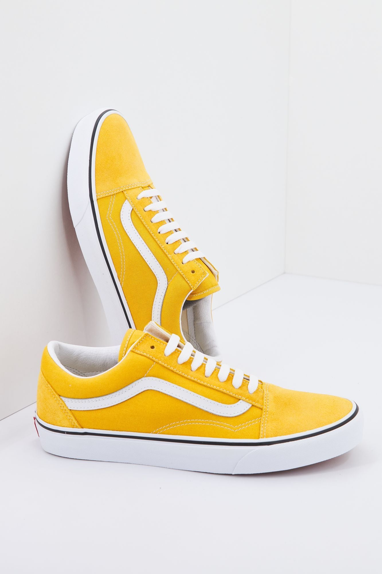 VANS UA OLD SKOOL en color AMARILLO (1)