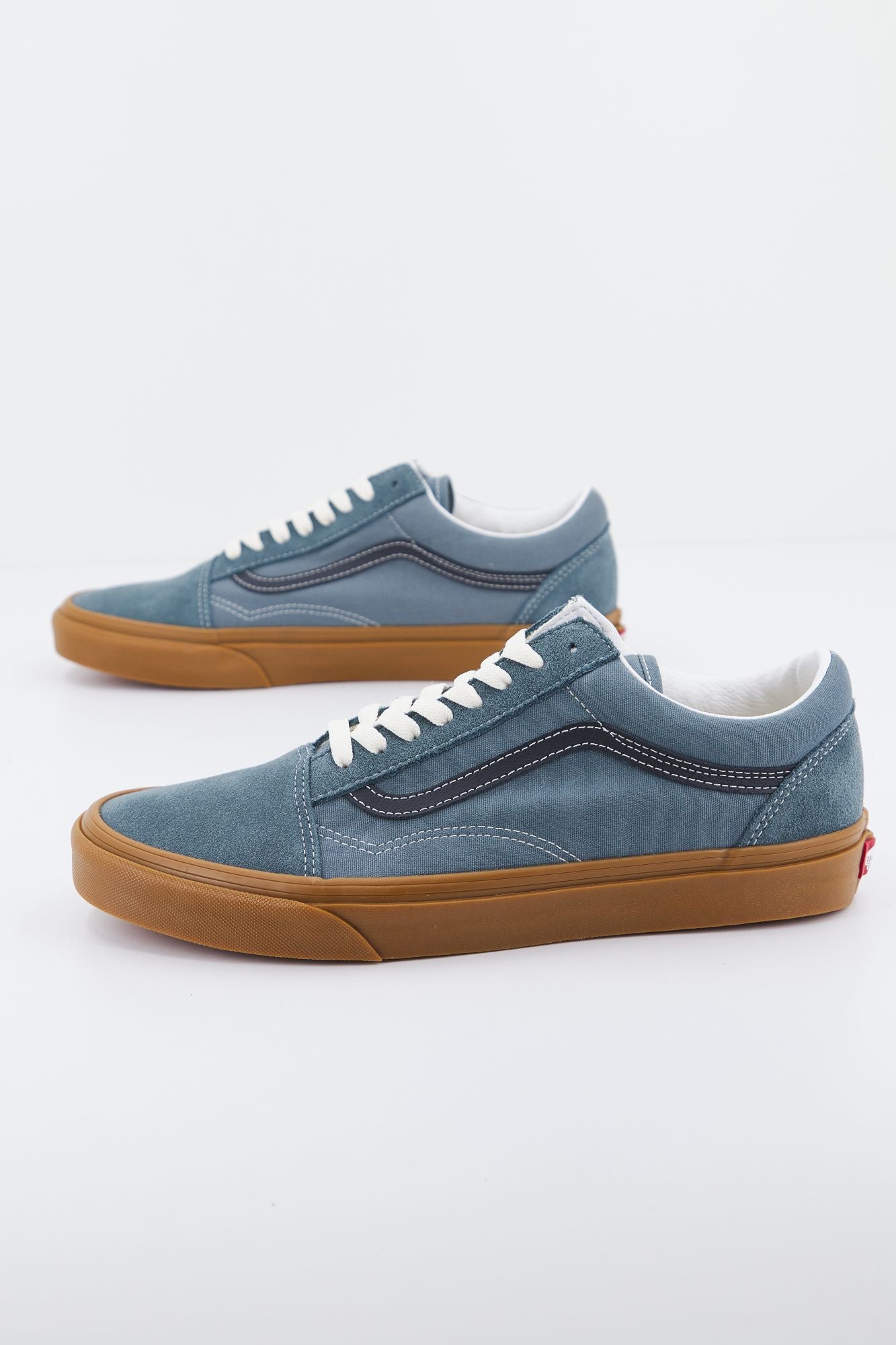 VANS UA OLD SKOOL en color AZUL (2)