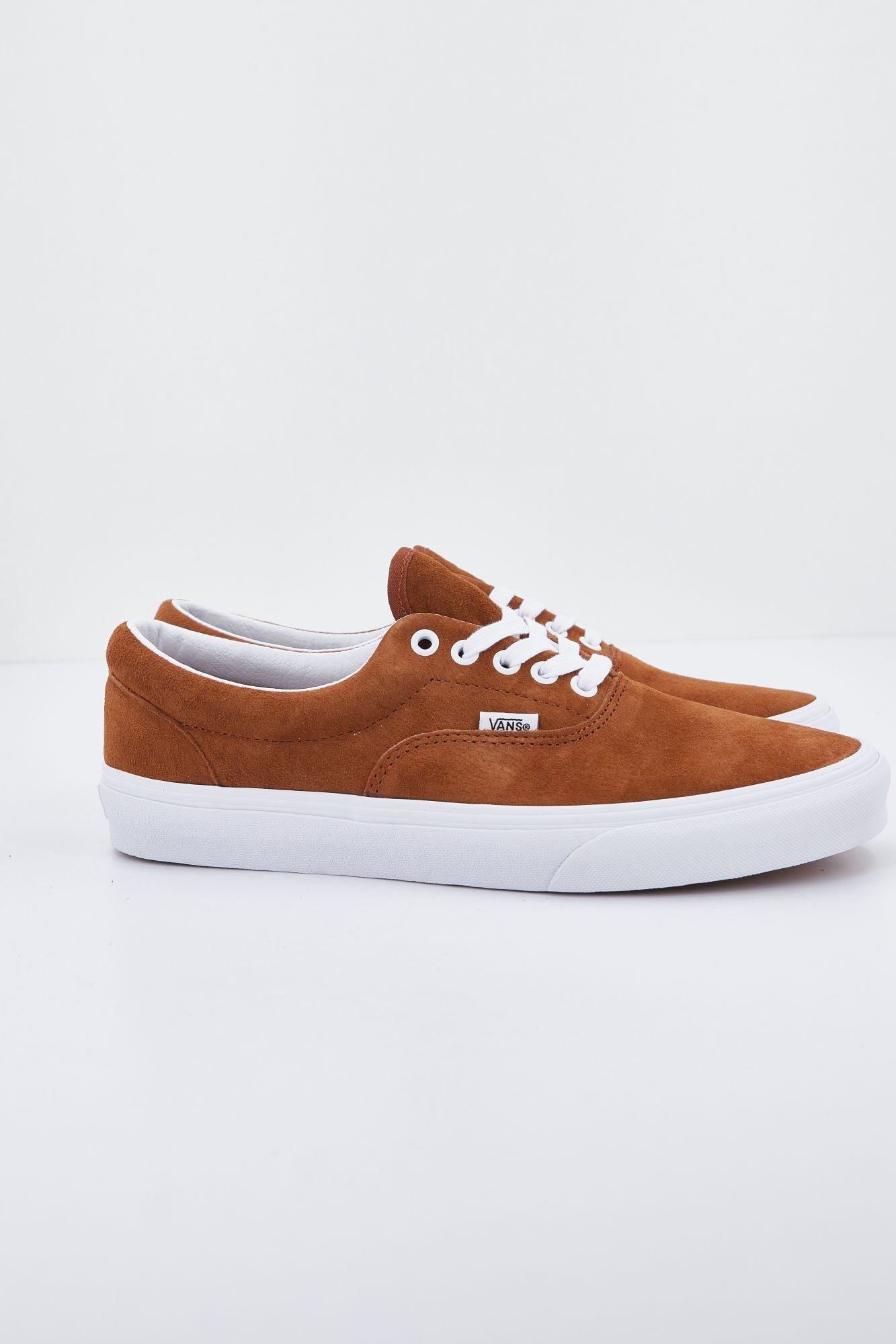 VANS UA ERA en color MARRON (1)