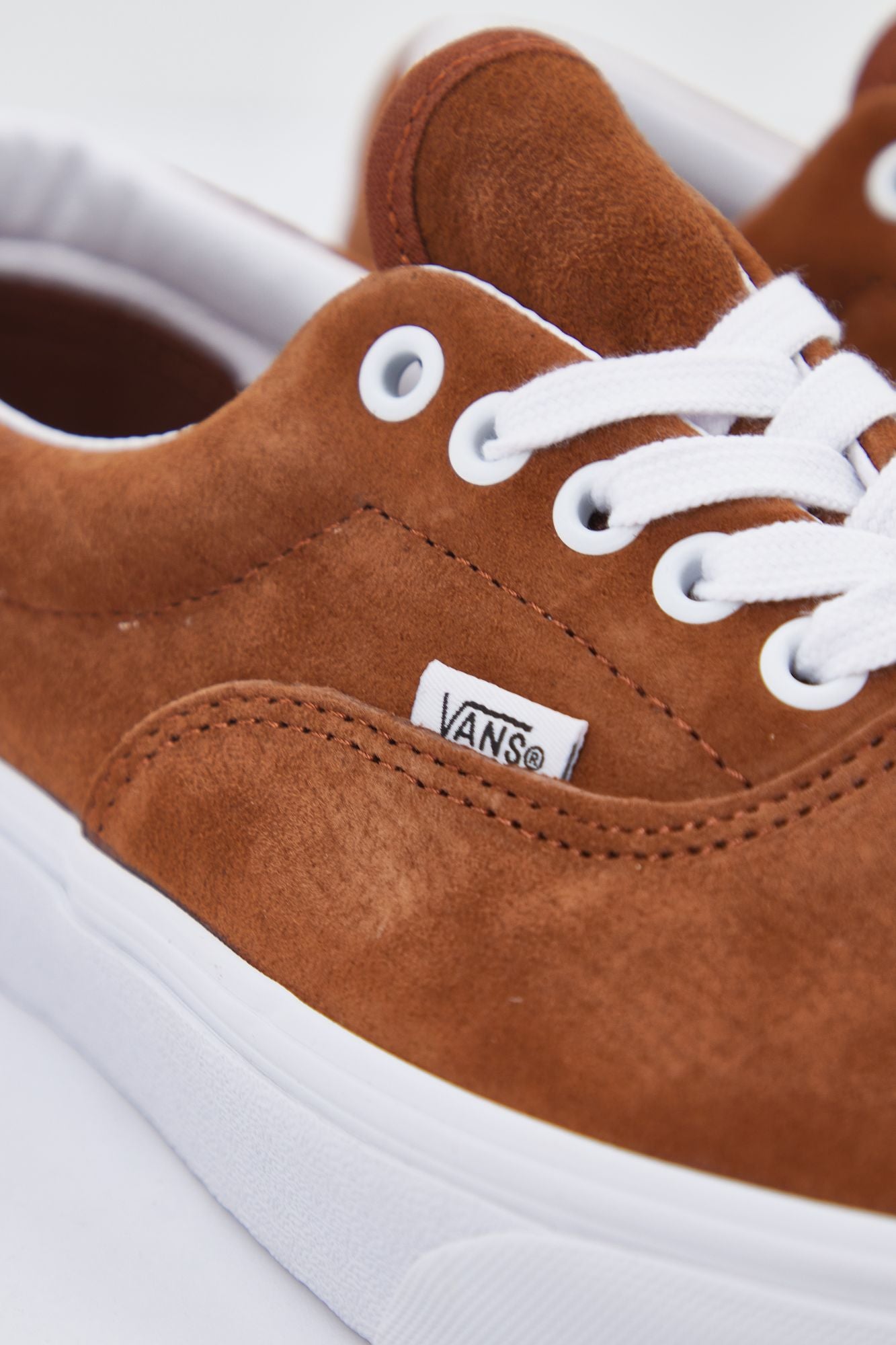 VANS UA ERA en color MARRON (3)